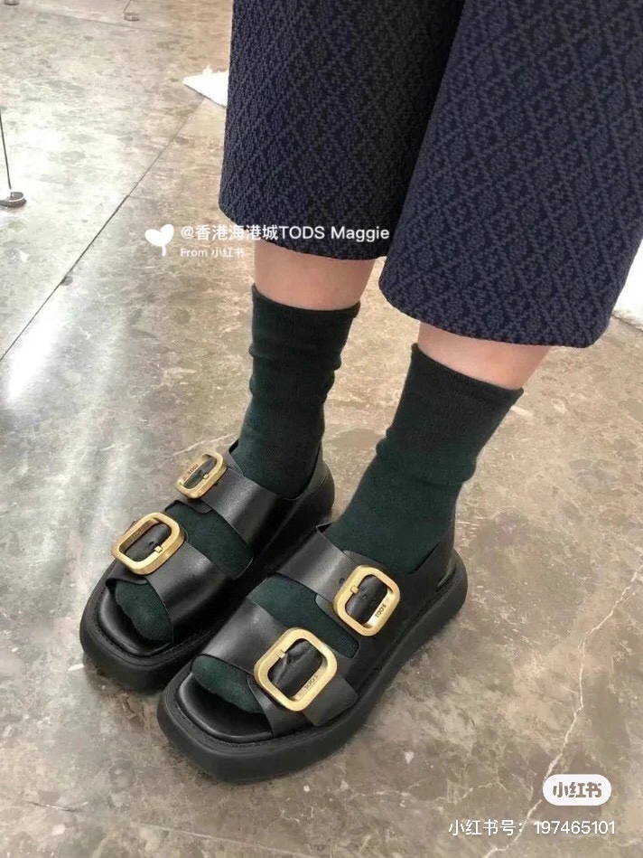 Luxurious Todd’s Summer Sandals in Italian Leather with Branded Details - 图片 8