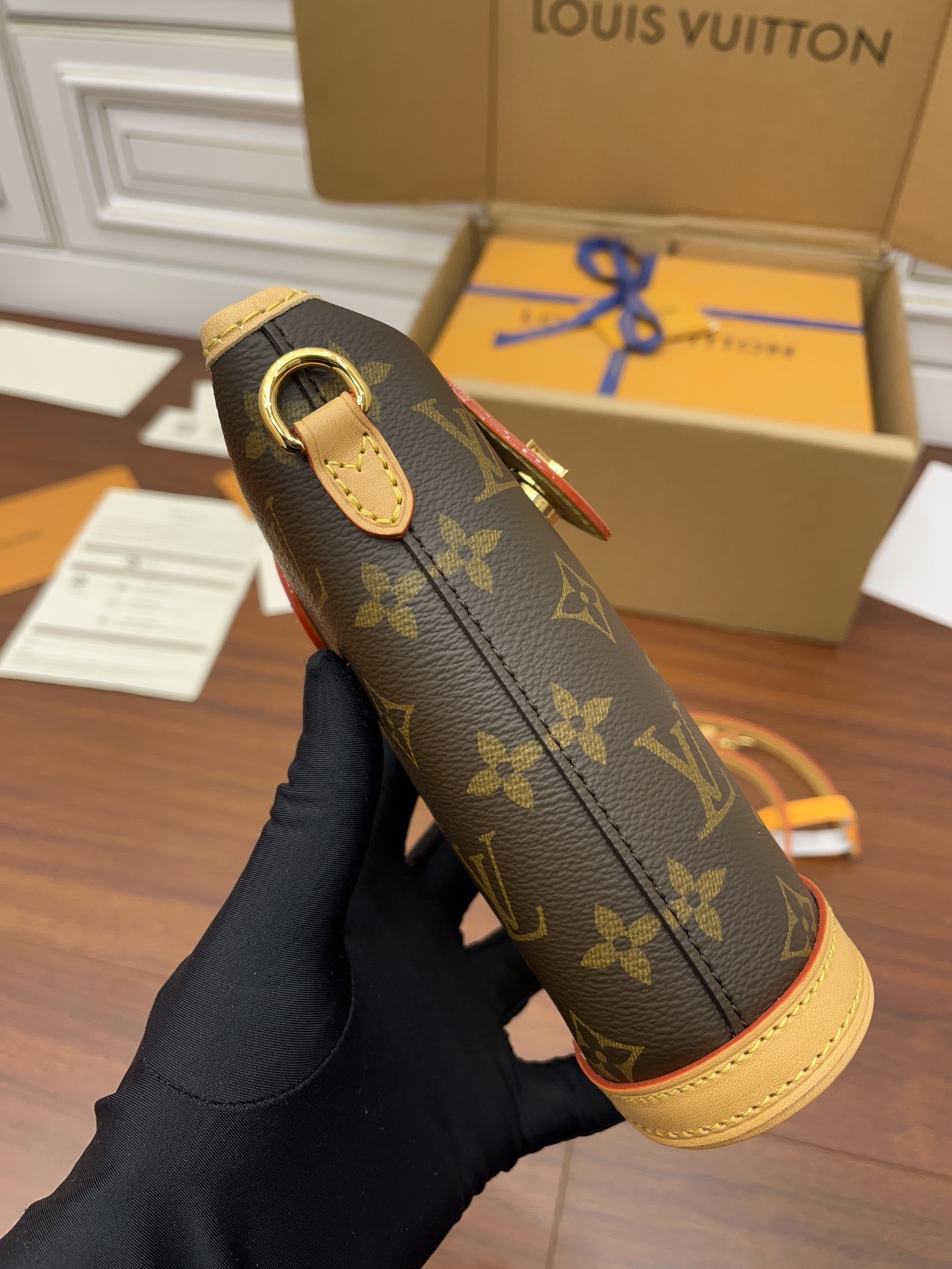 独家首发型号M80874特级加强版品质提升.专柜同步电子芯片内码礼品袋保护纸铜版电子芯片合格证皮料是正品