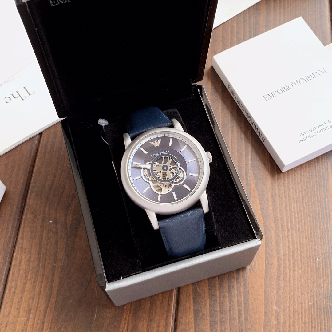 批💰450配盒
原厂阿玛尼（ARMANI）AR60012，全自动机械表，前后镂空设计，精细！惊艳！316精钢配真皮表带，表径~43mm，带包装，一手价出！