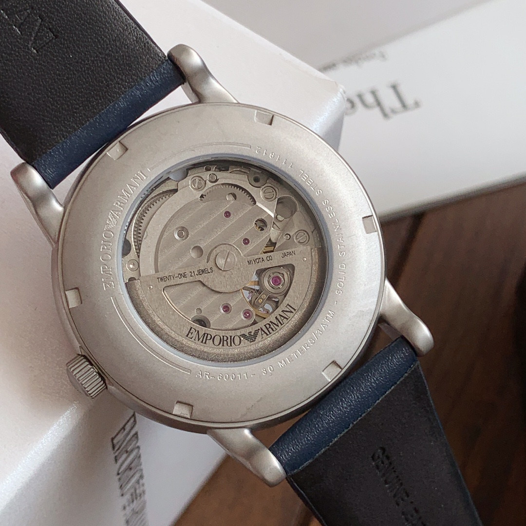 批💰450配盒
原厂阿玛尼（ARMANI）AR60012，全自动机械表，前后镂空设计，精细！惊艳！316精钢配真皮表带，表径~43mm，带包装，一手价出！