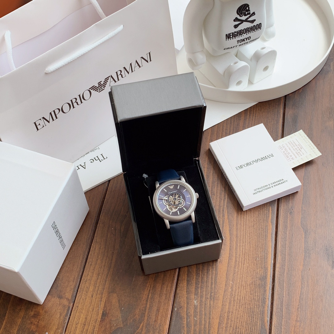 批💰450配盒
原厂阿玛尼（ARMANI）AR60012，全自动机械表，前后镂空设计，精细！惊艳！316精钢配真皮表带，表径~43mm，带包装，一手价出！