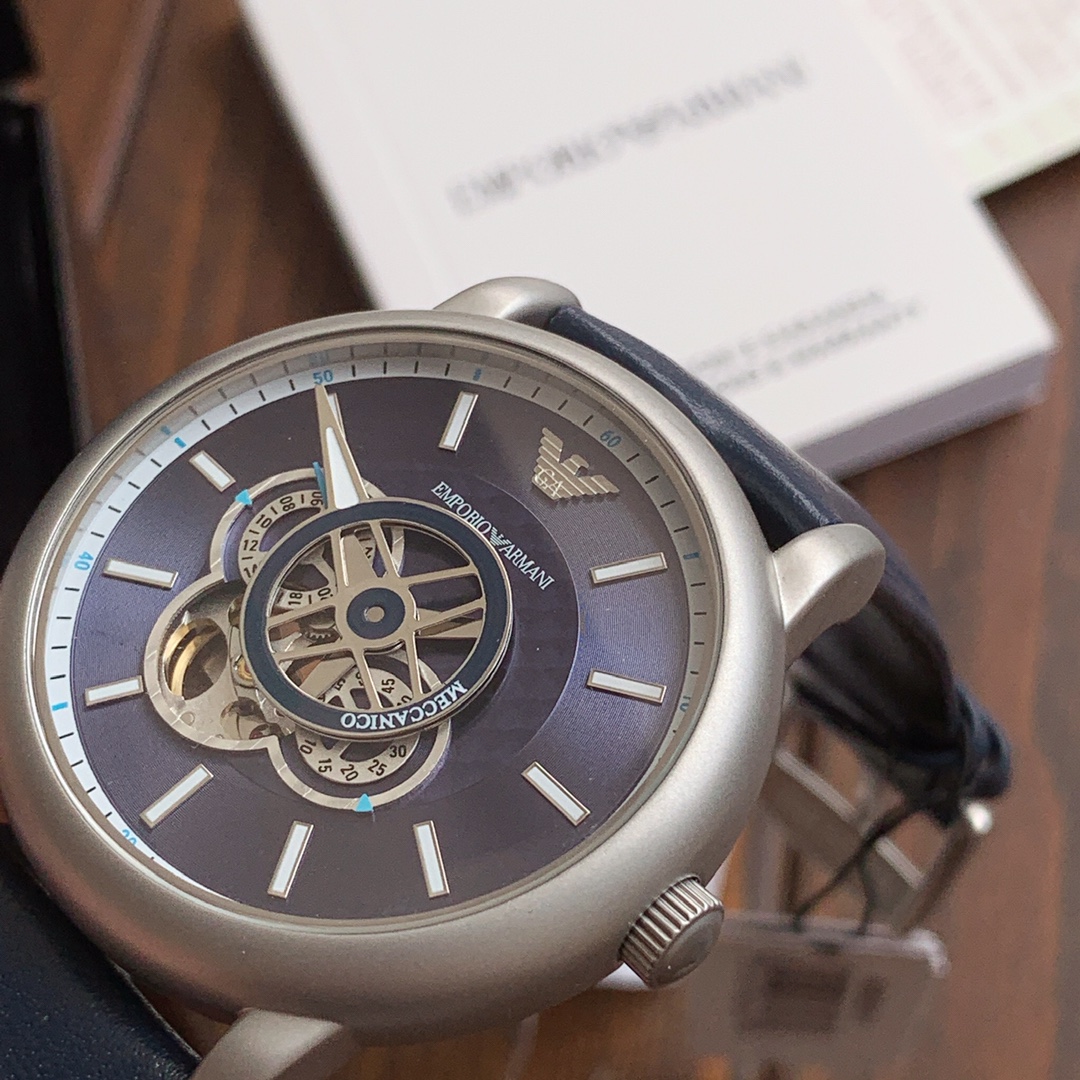 批💰450配盒
原厂阿玛尼（ARMANI）AR60012，全自动机械表，前后镂空设计，精细！惊艳！316精钢配真皮表带，表径~43mm，带包装，一手价出！