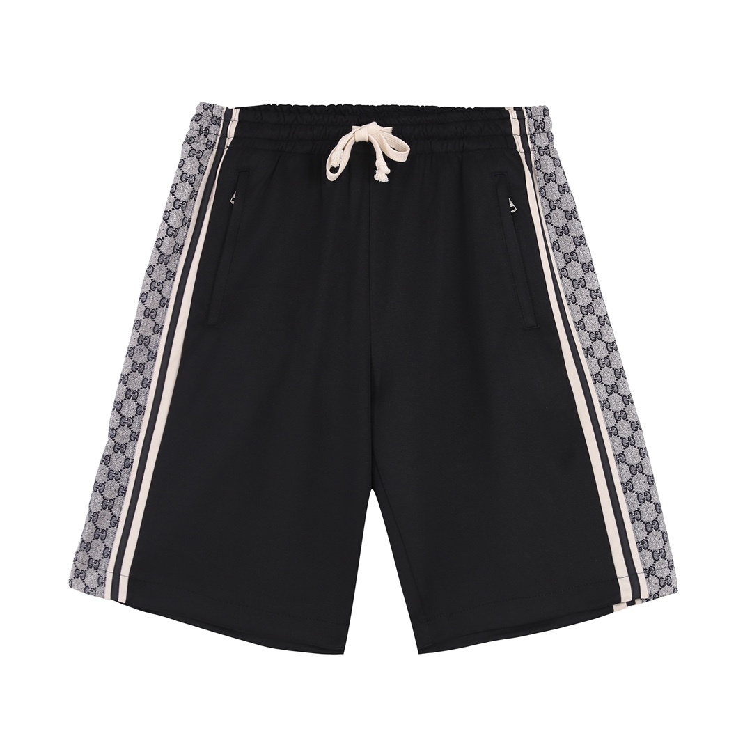 GUCCI/古驰 Pantalones cortos clásicos con cinta de serpiente y estampado de piel de serpiente. Este modelo fue desarrolla…