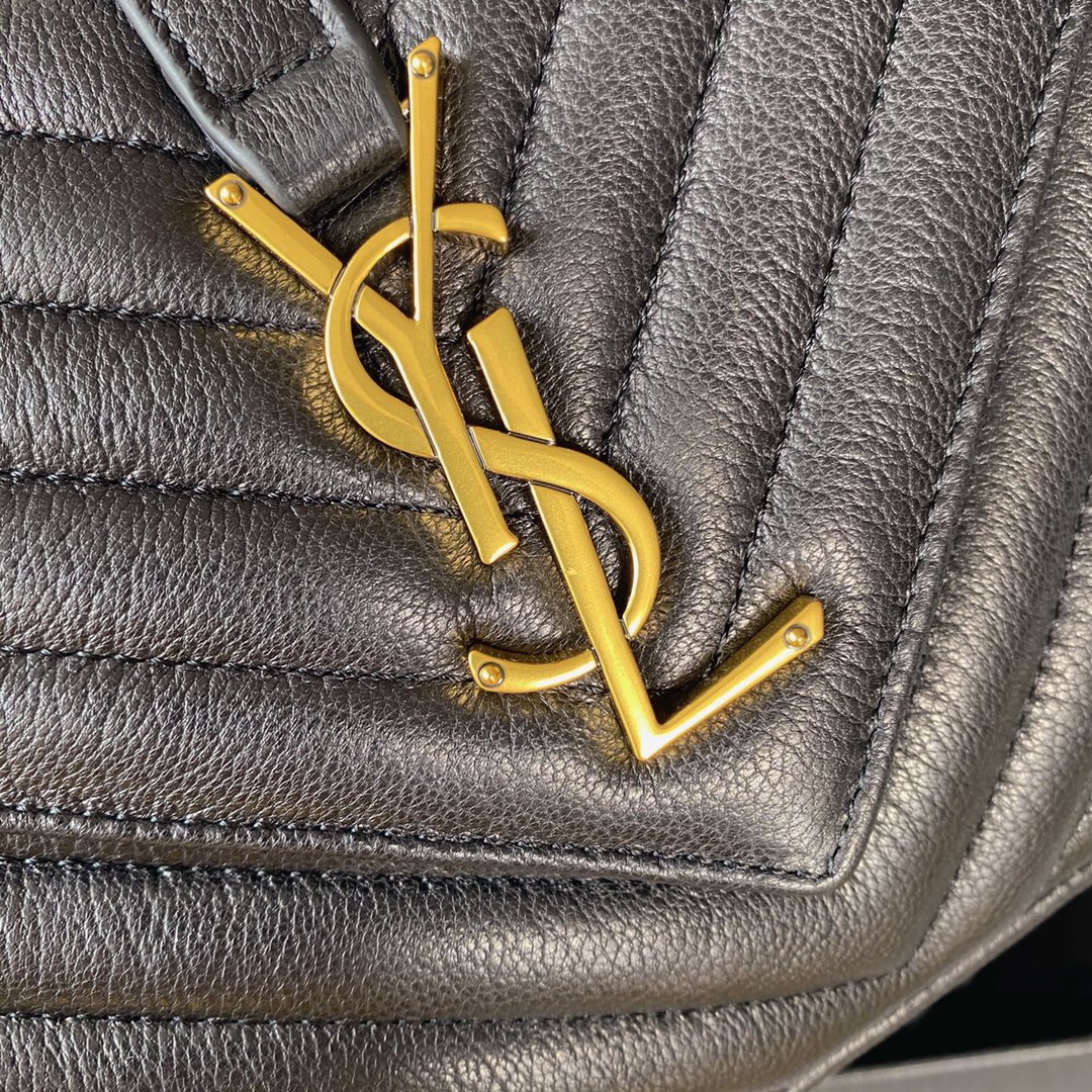 Saint Laurent 专柜款经典手袋 6