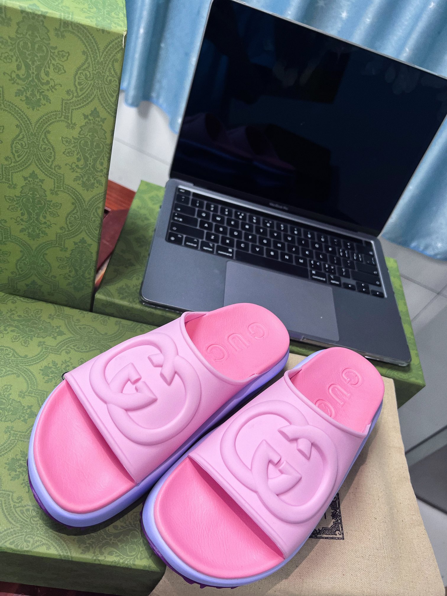 . Gucci Miami 2022 verano color macarrón zapatillas de fondo grueso Cómodo y versátil, color macarró