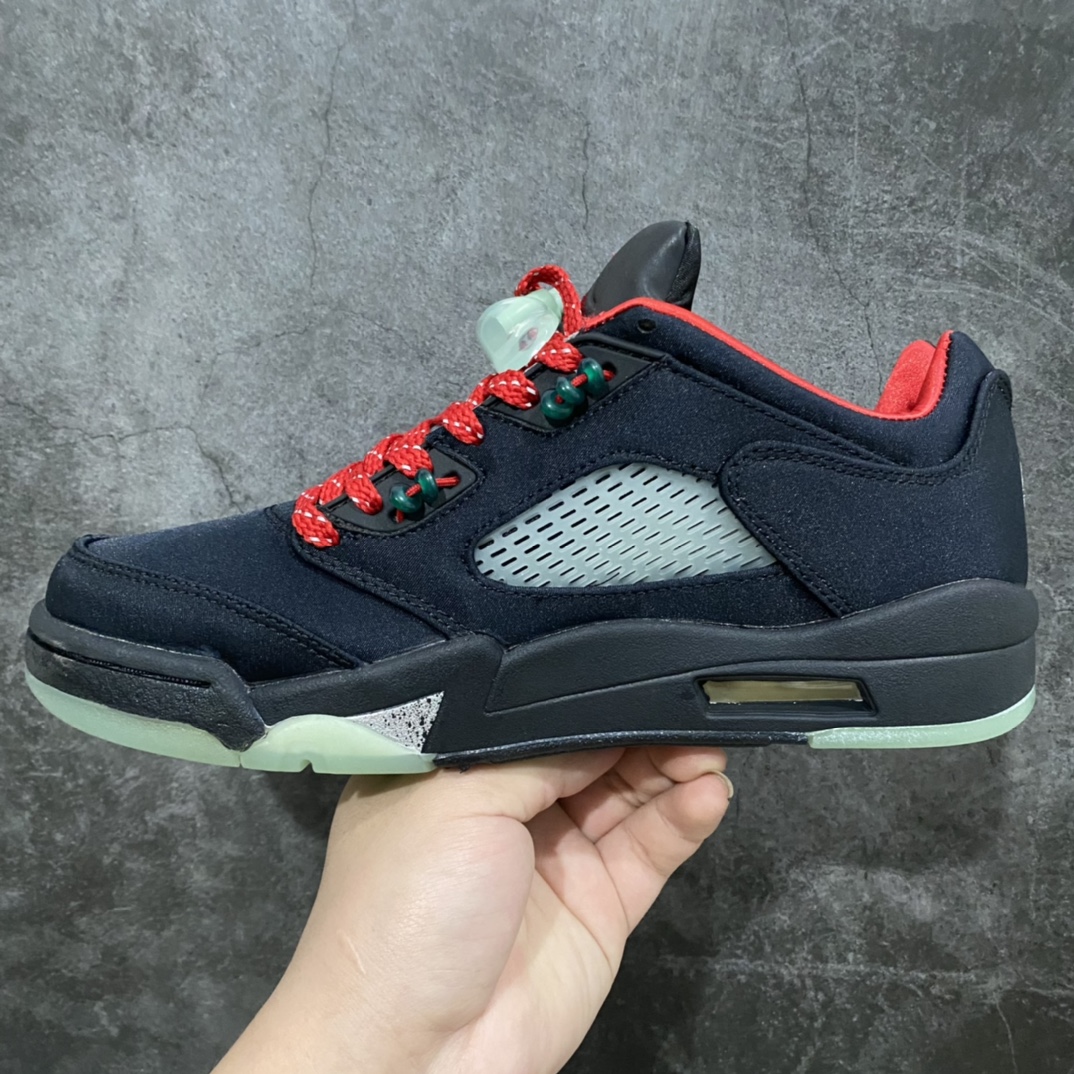 图片[2]-Air Jordan 5 Low 冠希联名 夜光丝绸 中国风 原楦原纸版开发数据楦型 采用原面原厂丝绸 鞋面材质 手感顺滑 质感十足 注胶效果及缜密拉帮背胶 Air开窗中底气垫装置 搭载原厂正确夜光大底 货号：DM4640-036 尺码：40 40.5 41 42 42.5 43 44 44.5 45 46 47.5-选品中心