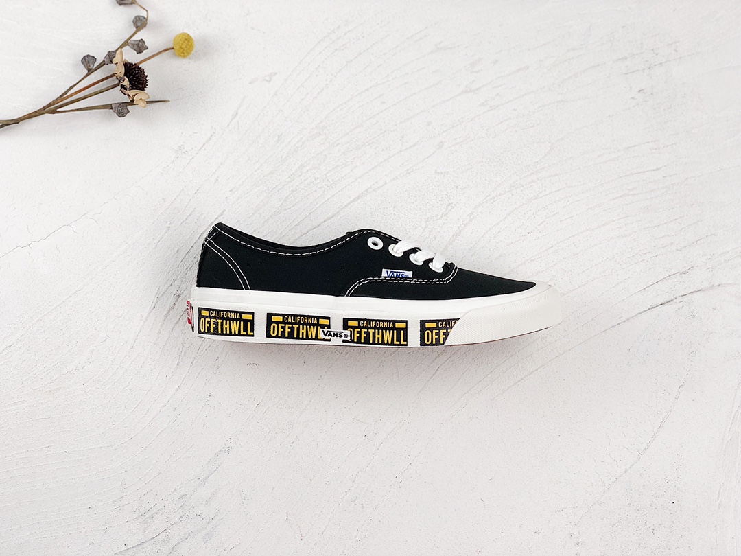 G0 三色齐出 Vans Authentic 44 DX 夏日甜甜 Vans官方推出三款夏日的颜色 活力橙金典黑 北卡兰万斯安纳海姆 字母标印花围条 色彩饱和度更高 洁净清爽 春夏帆布板鞋