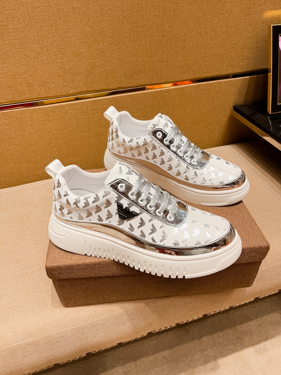 I5  阿玛尼 男鞋高端品牌 官网1：1最新力作：鞋面采用意大利进口头层牛搭配舒适透气内里➕原版防滑耐磨大底制作 ，让行走更加便捷舒适，惊世之作，与官方的质量相比美的1：1复刻[色]打造时尚个性衬托你的与众不同潮男必备!经典