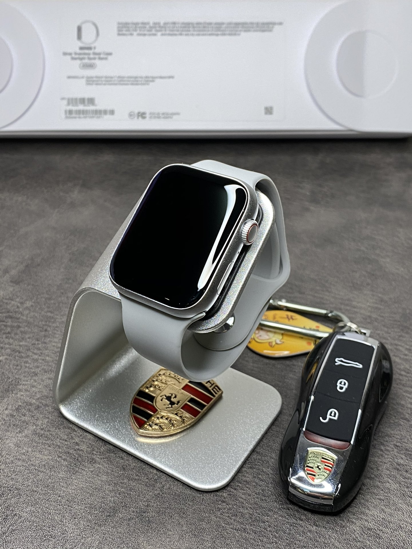 推手价💰170 档口利润自加
Apple Watch Series 7 苹果7代手表
市面主流顶配版 认准ln终端出品
手表外观包装1:1正品 底部序列号官网可查
实物拍摄 文案介绍的功能都有 拒绝文案侠
带NFC 功能 可刷手表开门 非常方便
带离线支付功能 手机不在身上也可以付款
外观1:1复刻原装 铝45mm铝合金外壳
独家全面屏版本 1.78高清显示屏 黑边非常小
支持24个国家语言 可以出口国外市场
微信消息有提醒 手表上可查看文字内容
绑定手机可以打电话 听歌 测试心率等功能
血压 计时器 运动测试各种功能它基本都有
配件清单 手表-说明书-无线充+专柜小票
售后保修90天 手表屏幕膜不撕 外观不磨损可退换