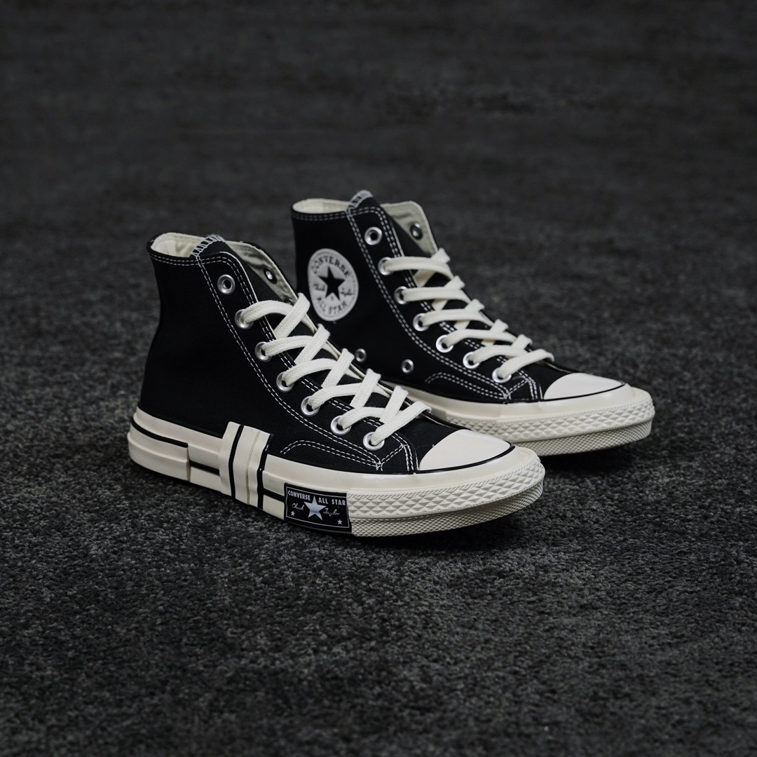 G0 改良正确版本出货1原包装黑盒原吊牌2双层双围鞋头Converse 正式推出 Chuck 70 鞋款最新 “lf it ain’tbroke,it doesn t need fixing”.Converse 致力于将这个Chuck 70 鞋款 ，推出最新[Rubber patchwork ]系列。 这回共发布 Chuck 70 Canvas LTD Hi 和 Chuck 70 Canvas LTD OX 两种鞋型，采用有机帆布制作，在标志性鞋 加入变化，利用块状比例以及相垂直的线条，重新演绎结构， 另外，经典标牌位置亦有别于传统的后跟处，改而亮相于更加显眼的鞋身外侧；最后不忘强调功能性，搭载Ortholite 缓冲鞋垫提升著用舒适度。给你带来2022 又好搭的一款最新潮鞋。黑低