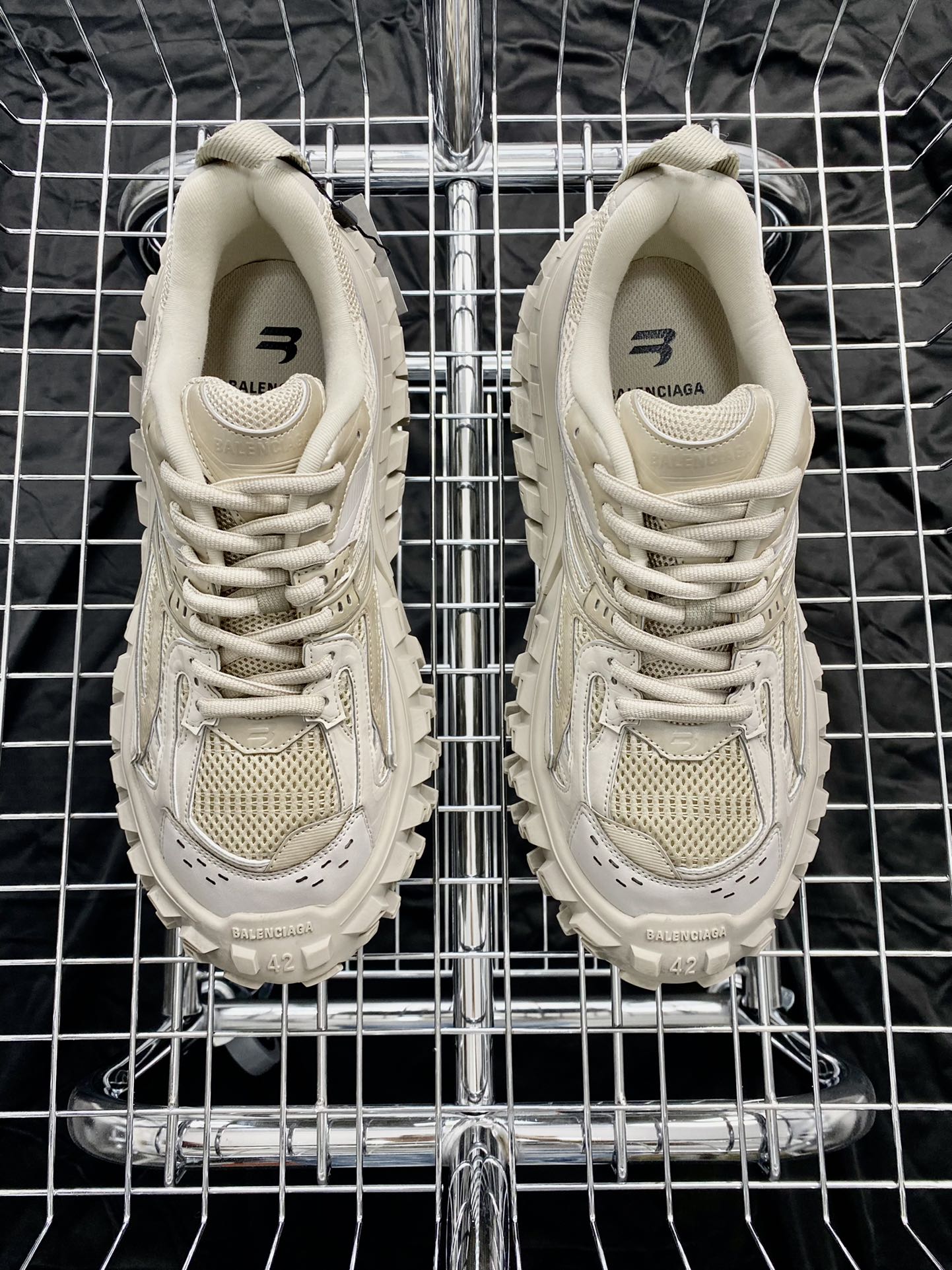 550 巴黎世家BALENCIAGA Defender Rubber Platform Sneakers卫士系列低帮慢跑鞋“米灰玫瑰金做旧”685611 W2RA6 9700