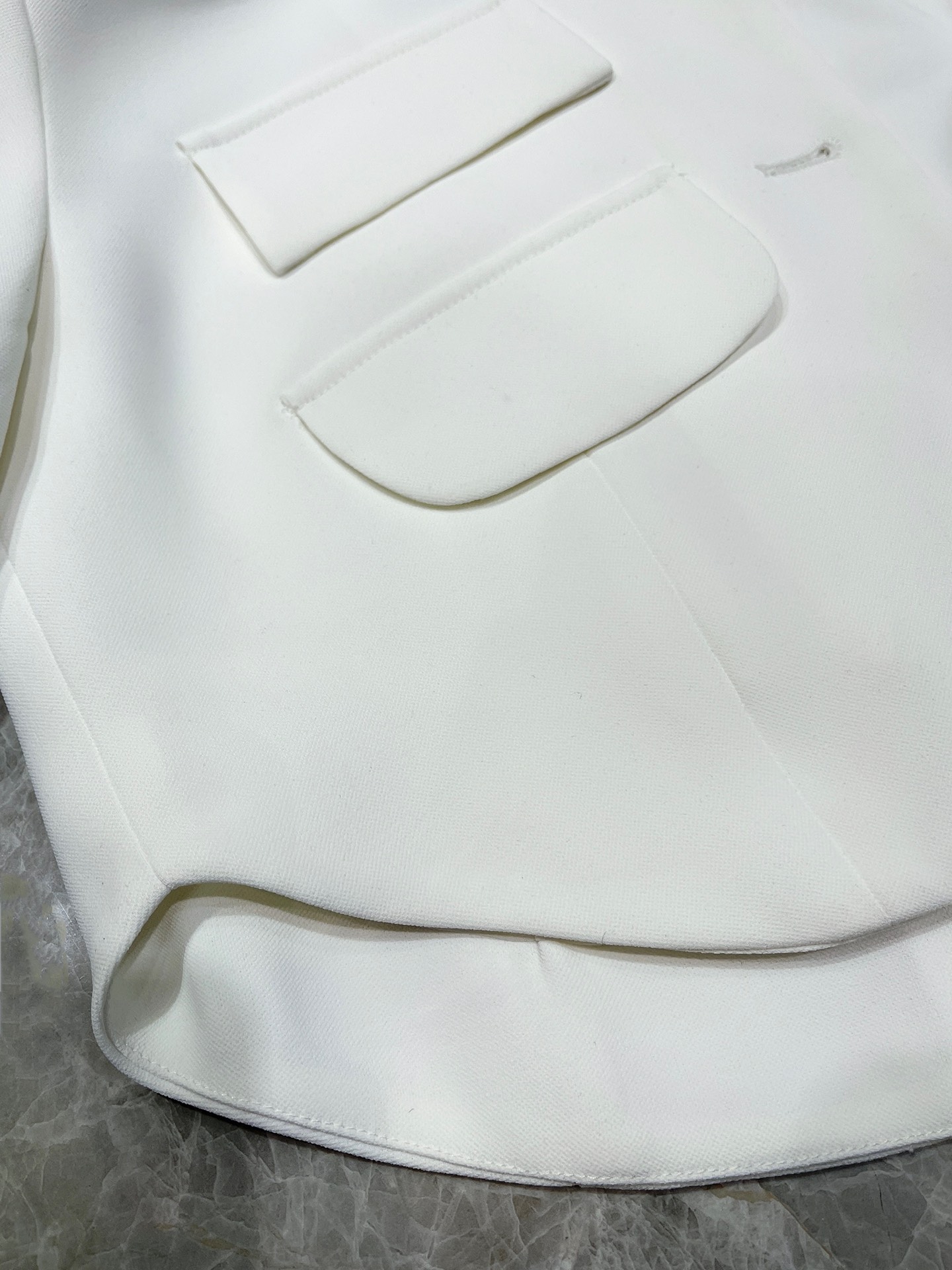 Exclusive Bottega Veneta Women’s Suit with New Shirt: Precious White Collection. - 图片 6