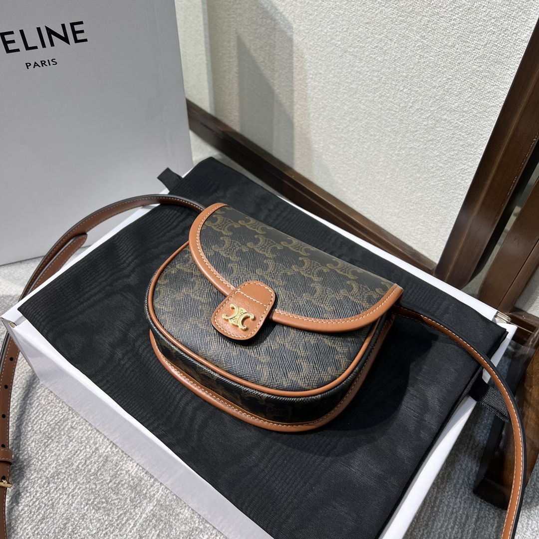NO:206359,BESACE mini logo print The first autumnal old-fashioned saddle bag on the entire network, continuing the Arc de Triomphe retro crossbody, looking classic print is not old-fashioned at all (hardware pure steel) Model number: 196702 PVC/brown Size 15x11x4 (with original packaging), Celine,celine,celine19860909BESACE 迷你标志印花 全网首发秋季老花马鞍包,延续凯旋门 复古斜挎 ,耐看经典印花一点都不老套 (五金纯钢) 款号:196702 PVC/棕 尺寸15x11x4（配原版包装),赛琳celine,celine,celine,Bag