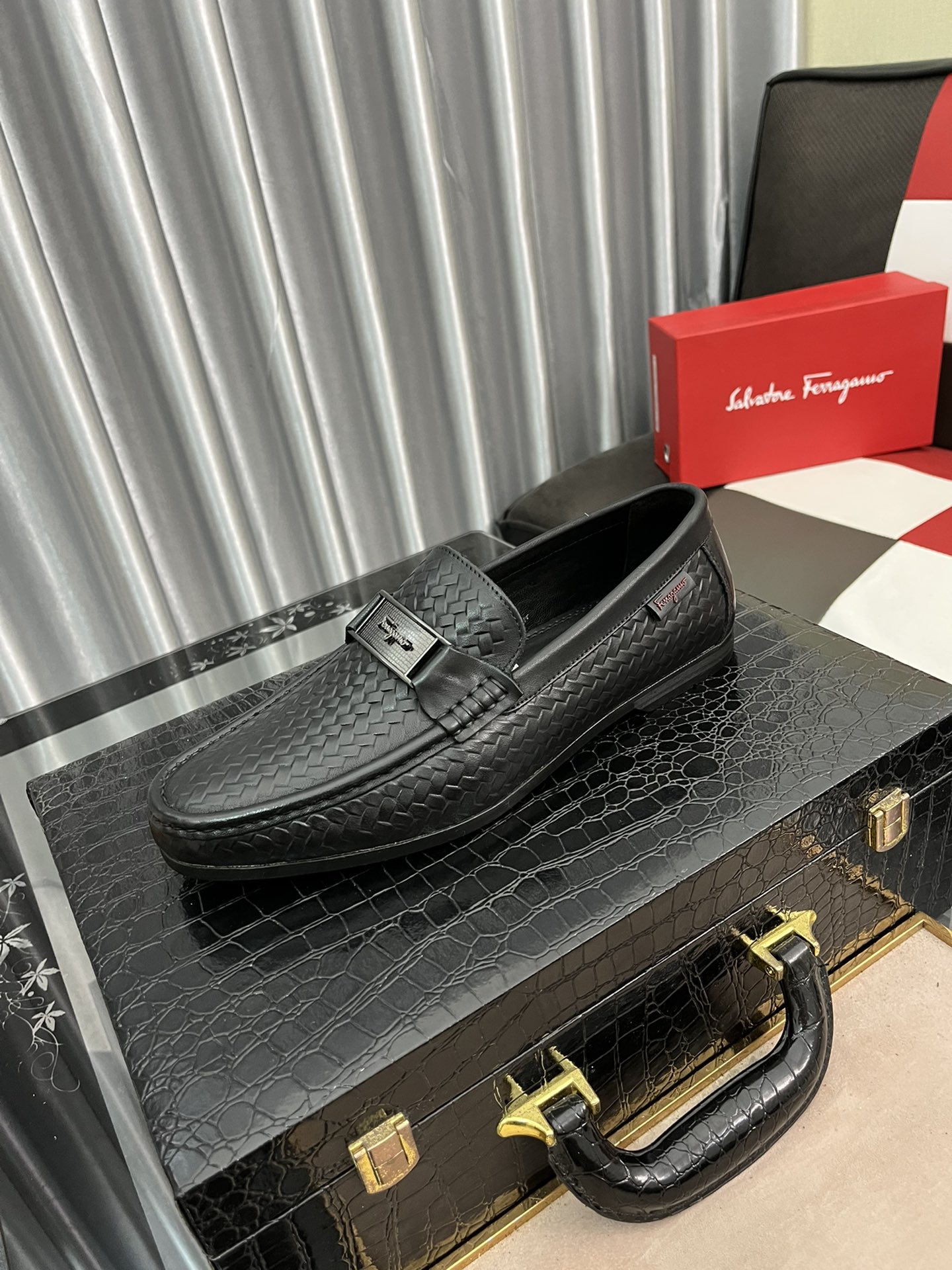 I0   Ferragamo 菲拉格慕••男士🚹皮鞋•✔顶级代购原单货、原版进口牛皮 ➕进口真皮内里➕羊皮垫脚、原版大底