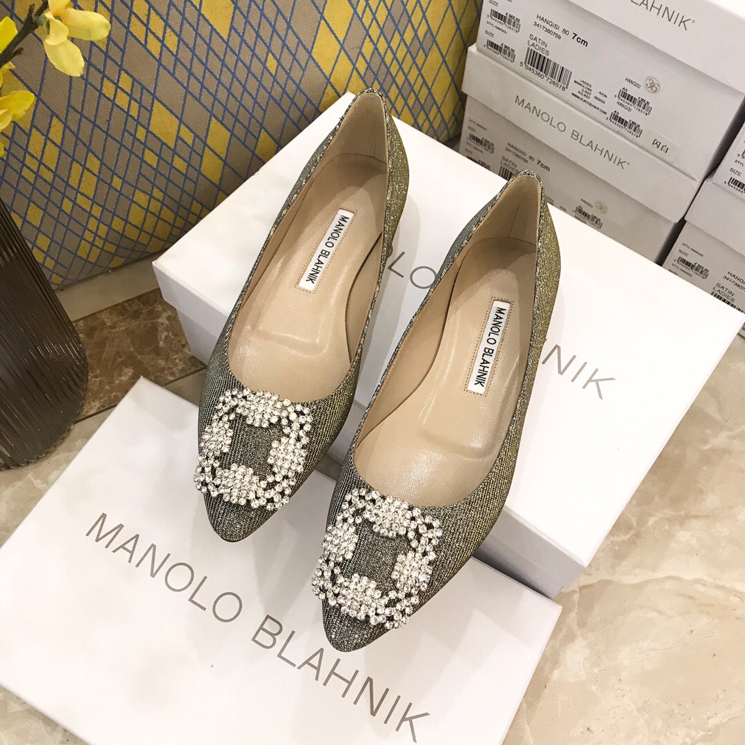 NO:233210,【Manolo Blahnik】Latest upgraded version-Yongjing Heng classic model!  Absolutely authentic version purchased, super exquisite one to zero distance creation!  Create the best shoes with the best materials!  Materials Imported from Italy Gingeret fabric!  Top lamb-grade skin inner!  Italy has a big leather bottom!  Diamond buckles (gray diamonds, white diamonds, Swarovski rhinestones) are welcome to compare things in real terms!  Number of 34-42 (34.40.41.42 is certain to be returned or exchanged) Heel height 2cm 5cm 7cm 9cm 10cm Price upgraded version, high heels, manolo blahnik, swarovski, high heels19860909【Manolo Blahnik】最新升级版—永经恒典款！绝对正品版原购入 超精致一比一零离距打造！用最好料材打造最好鞋子！ 材料意大利进口金格丽特面料！顶羊级皮内里！意大利真大皮底！ 钻扣（灰钻、白钻、施华洛世奇水钻）欢迎大家实对物比！ 码数34－42（34.40.41.42定不做退换） 跟高2cm 5cm 7cm 9cm 10cm 价格升级版,高跟鞋,manolo blahnik,swarovski,high heels,Women's Shoes