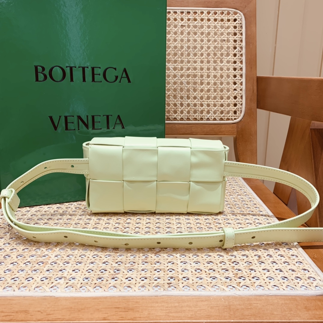 Bottega Veneta CASSETTE 油蜡皮四格腰包 651053水洗柠檬黄