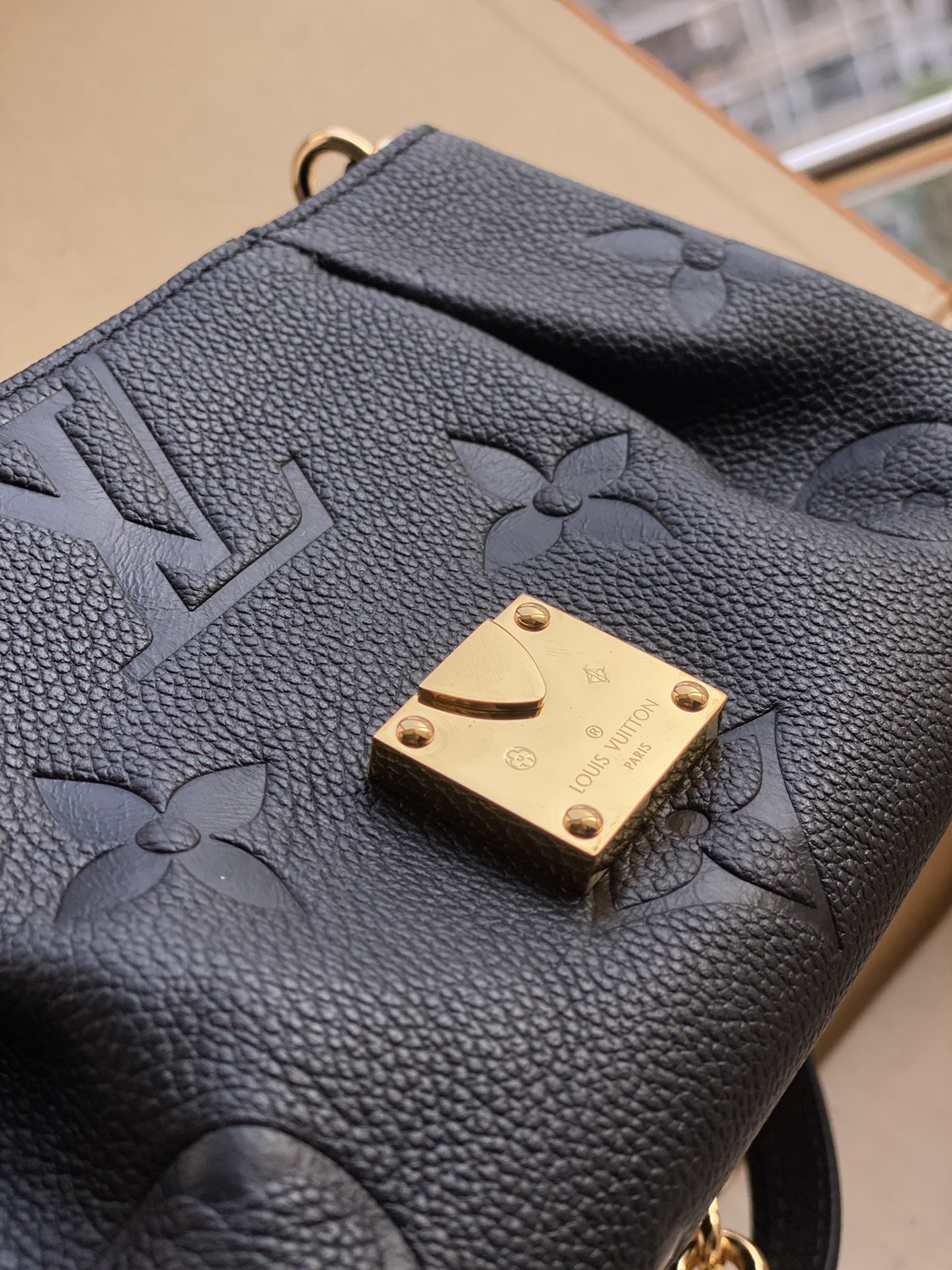 NO:176722,M45813, M45859 black embossing for more details,19860909M45813 、M45859 黑色压花 更多细节鉴赏,,Bag