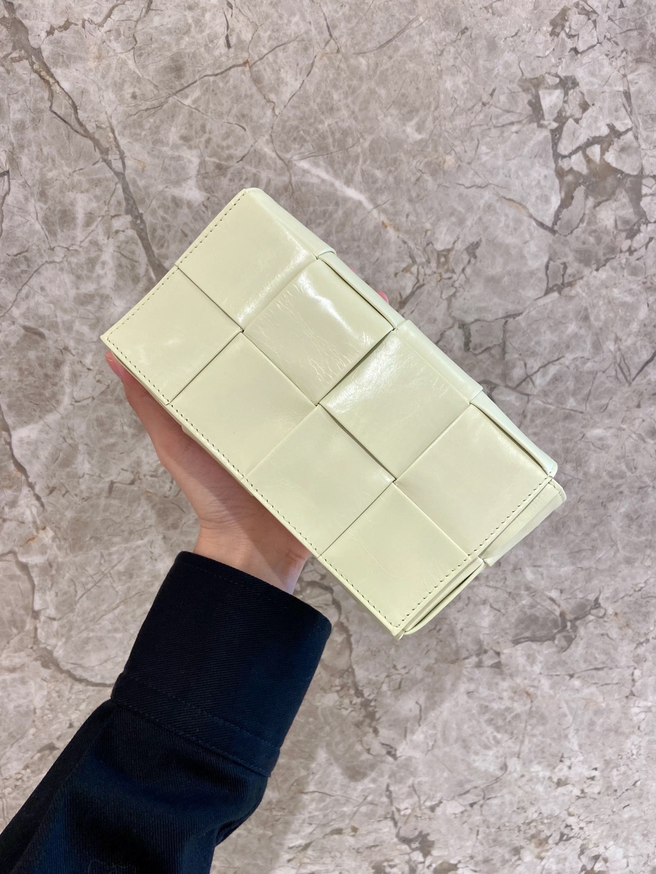 Bottega Veneta CASSETTE 油蜡皮四格腰包 651053水洗柠檬黄