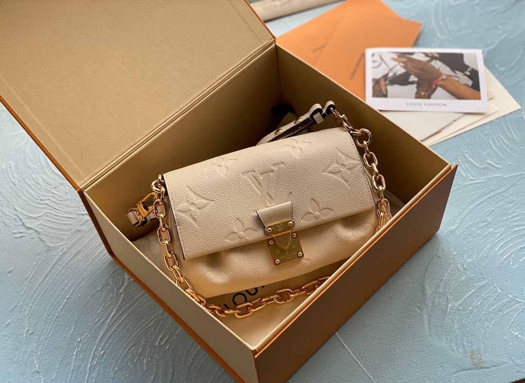 NO:176725,【FAVORITE handbag】 M45813 45859 White (embossed) Favorite handbag is made of soft grain leather with oversized imprinted Monogram pattern, gentle pleats inject high quality texture, and the magnetic buckle continues the Louis Vuitton heritage. The removable and adjustable shoulder straps achieve a short shoulder and crossbody experience, and the removable chain is suitable for attending nighttime occasions. Dimensions 24 x 14 x 9 cm,,louis vuitton19860909【FAVORITE 手袋】 M45813 45859 白色（压花） Favorite 手袋为柔软粒面皮革压印超大 Monogram 图案,温和褶裥注入高定质感,磁扣延续路易威登传承.可拆卸并调节的肩带实现短肩背和斜挎体验,可拆卸链条适宜出席夜间场合. 尺寸24 x 14 x 9 厘米,,louis vuitton,Bag