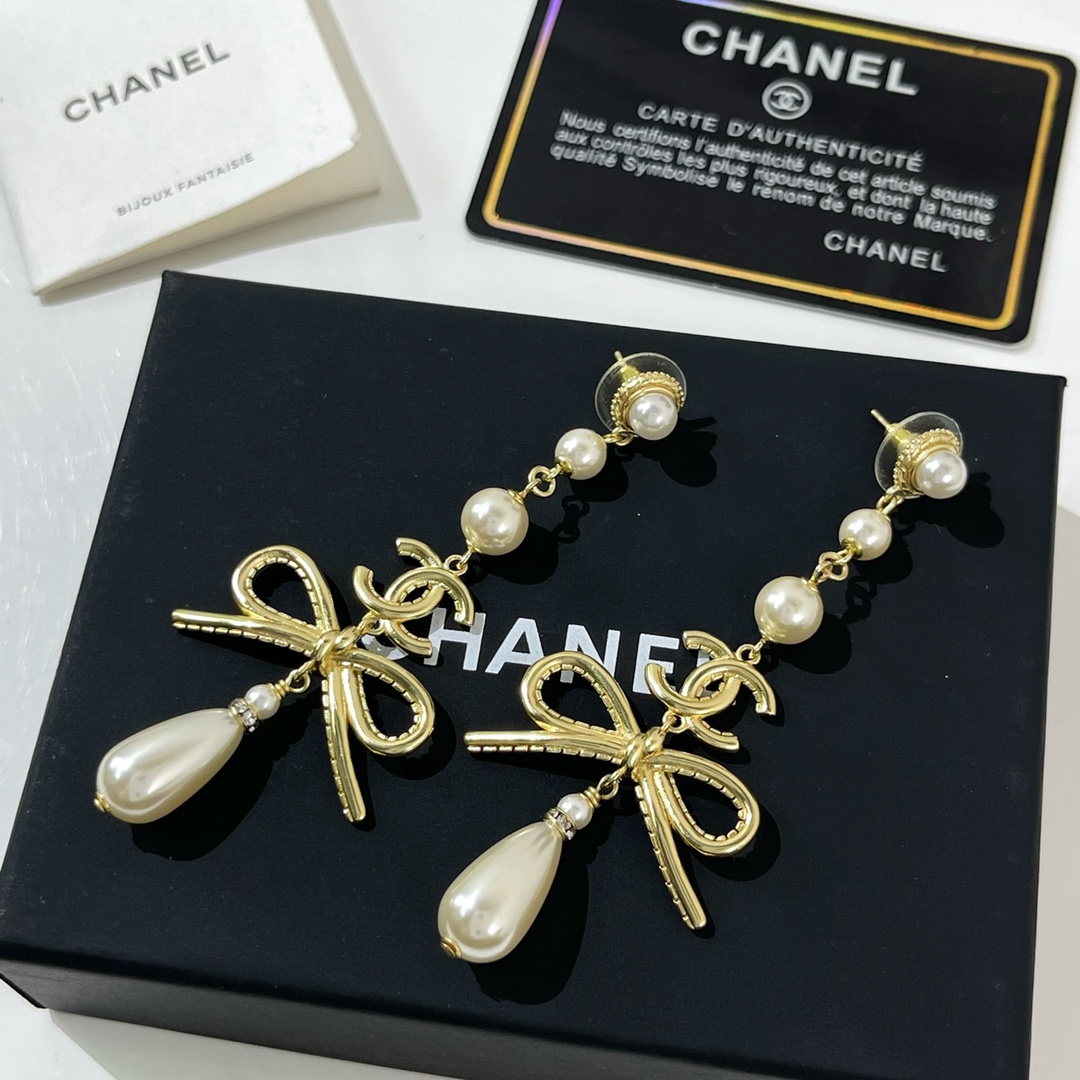 新款☑️CHANEL香奈儿 金色 双c蝴蝶结 耳钉耳环