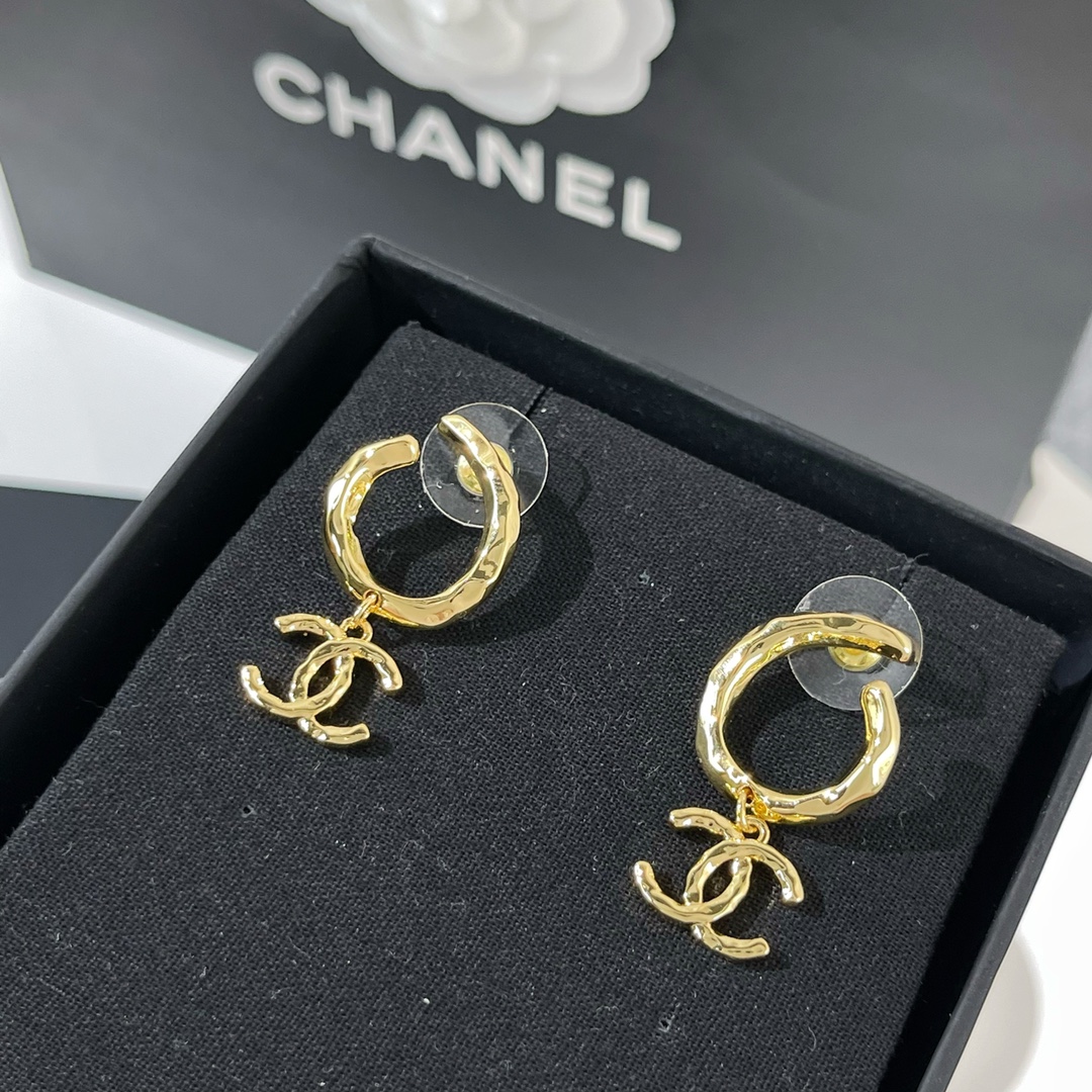 新款☑️CHANEL香奈儿 金色 双c 耳钉耳环