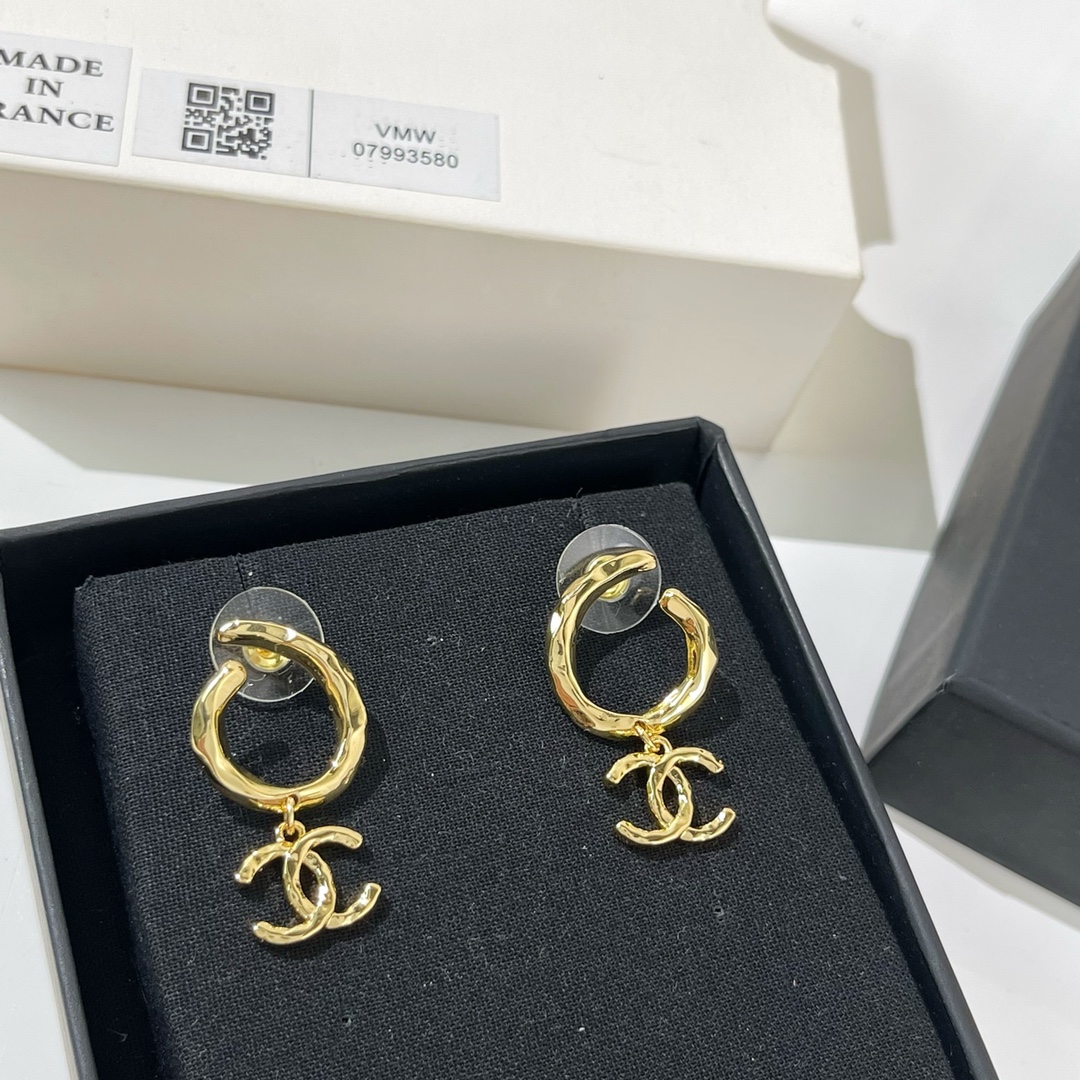 新款☑️CHANEL香奈儿 金色 双c 耳钉耳环