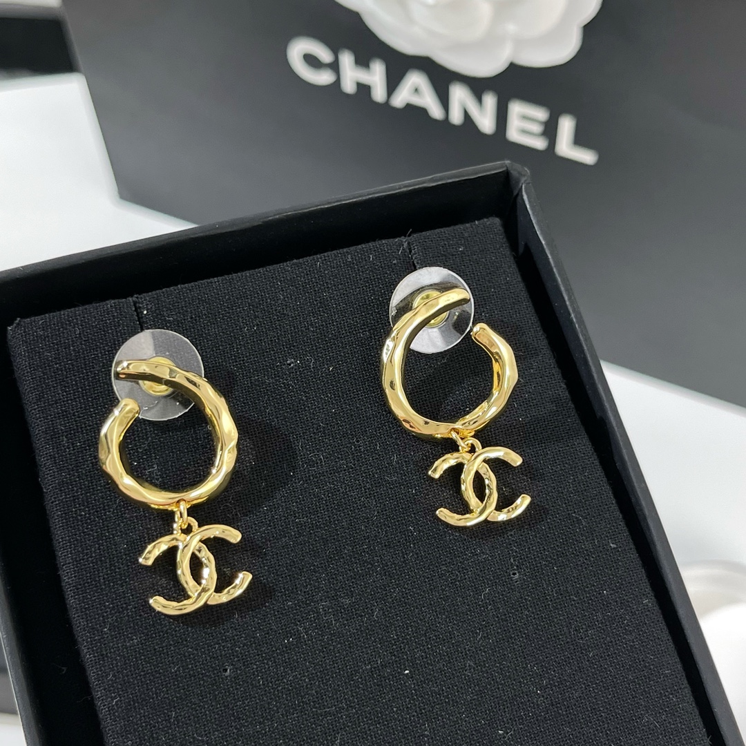 新款☑️CHANEL香奈儿 金色 双c 耳钉耳环