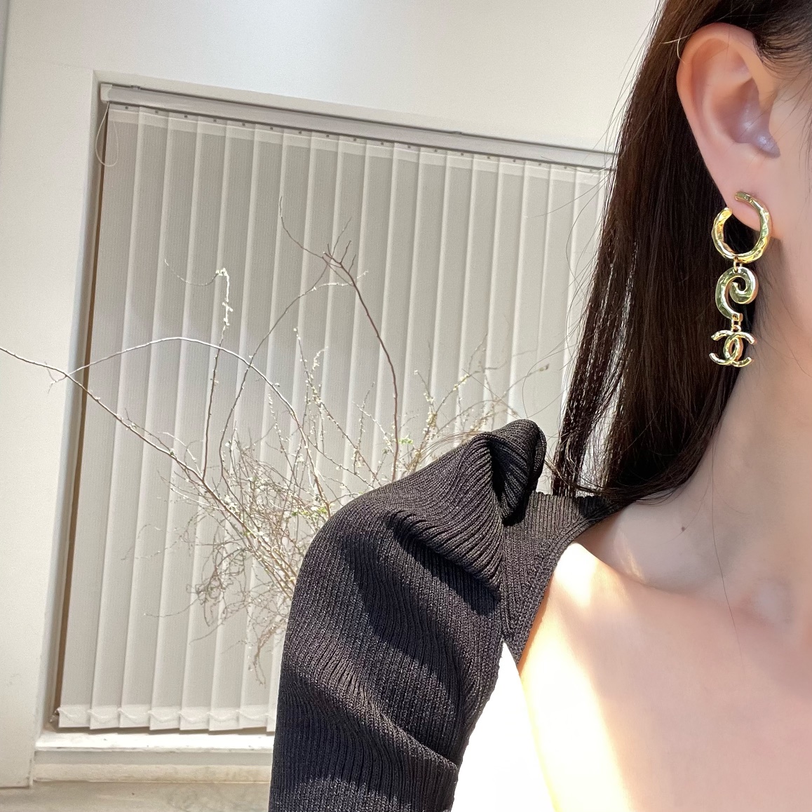 新款☑️CHANEL香奈儿 金色 双c 耳钉耳环