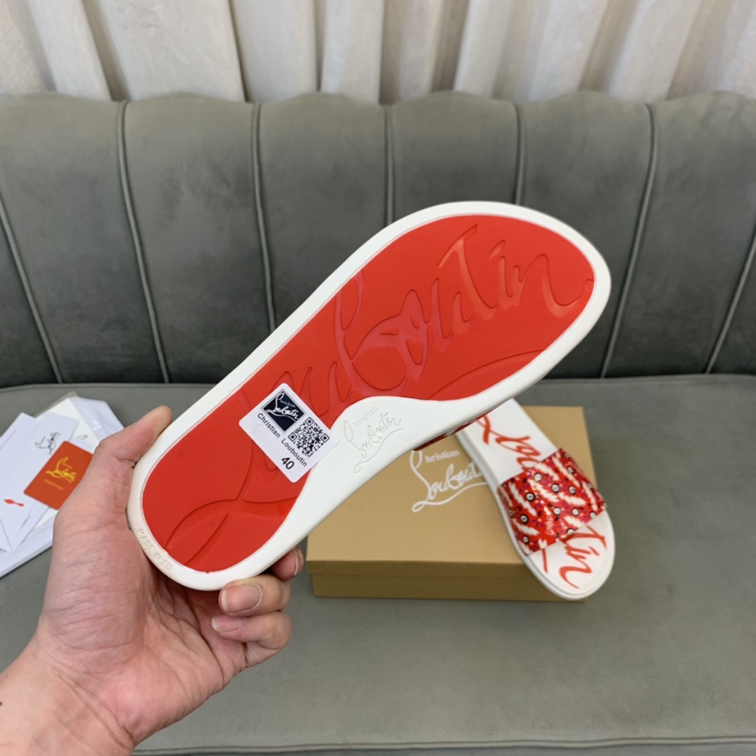 Precio de venta: P130 Marca comercial: CL Red Bottom Shoes* "CL*" slippers Talla normal: 38-44 (Se p