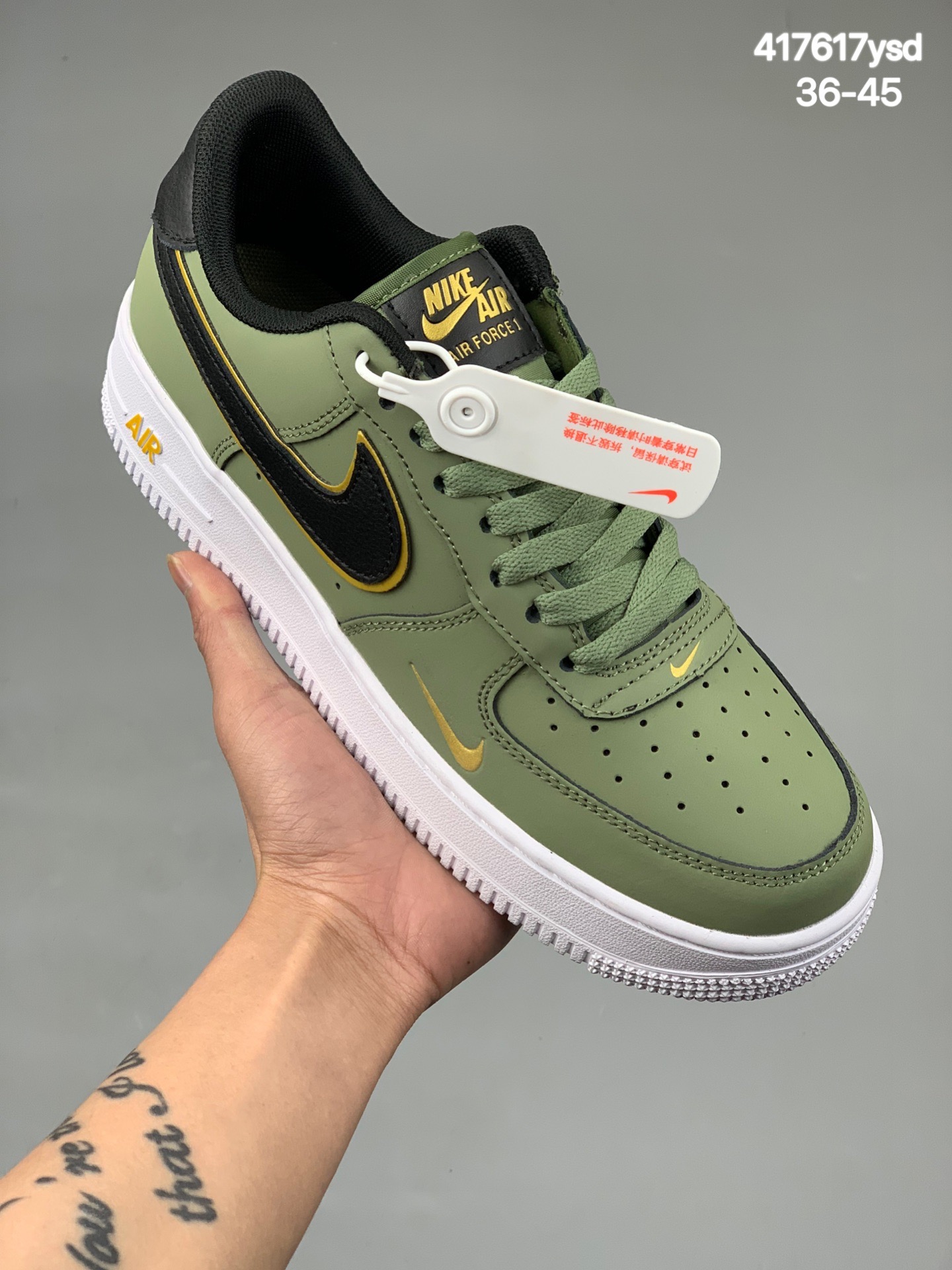 
耐克Nike Air Force 1 Low 空军一号百搭休闲运动板鞋 柔软、弹性十足的缓震性能和出色的中底设计，横跨复古与现代的外型结合，造就出风靡全球三十多年的Force 1，直到今天还深受青睐
货号：CI0919-100
Size：36-45
编码：417617ysd