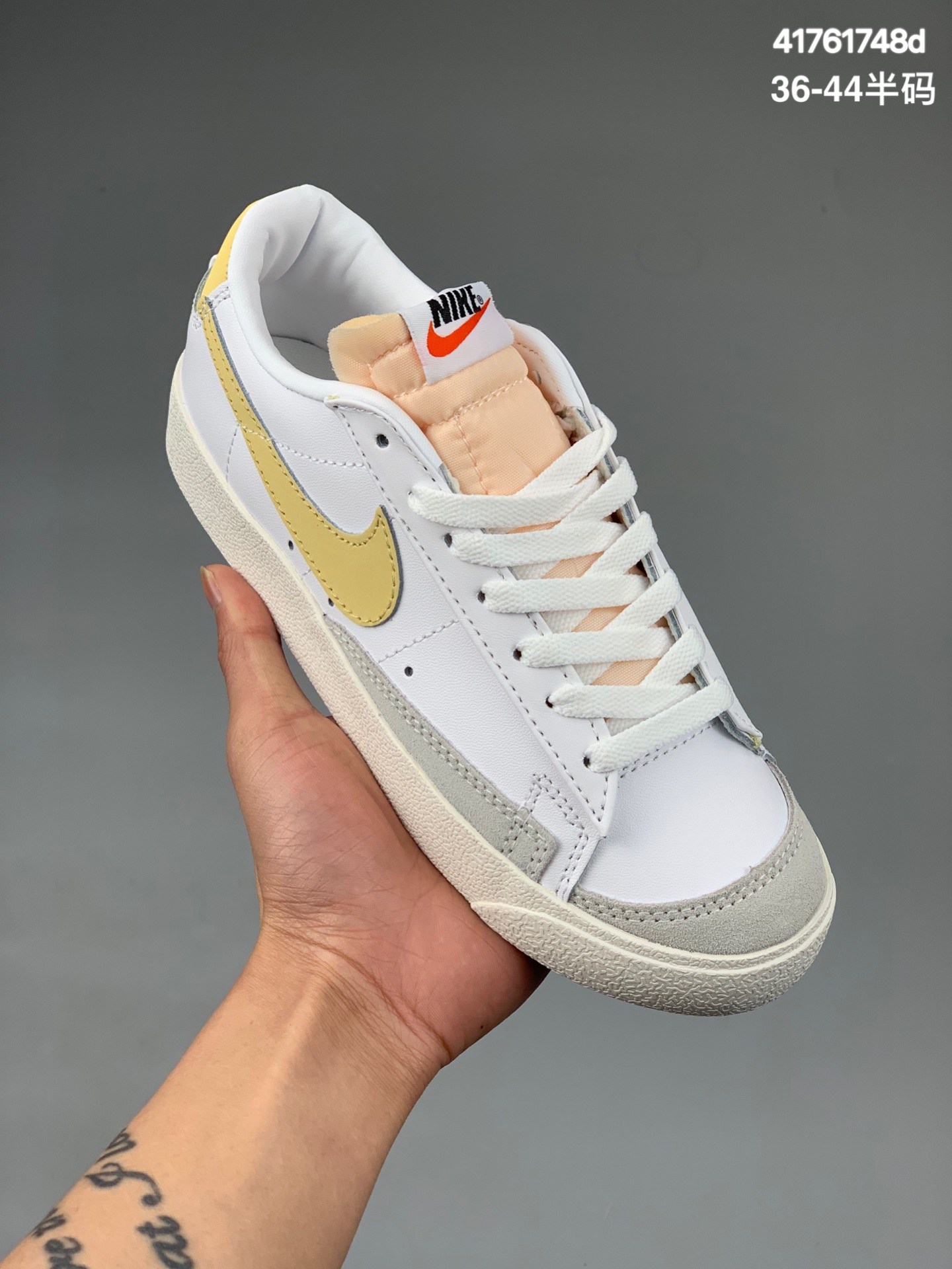 
真标耐克开拓者Nike W Blazer002 Mid Vintage Suede 复古经典开拓者 复刻颇具辨识度的Nike Blazer Mid配色，将于今年回归登场，鞋款简约大气经典再现！！尺码:  见图货号：DC4769
尺码：36-44半码
编码：41761748d