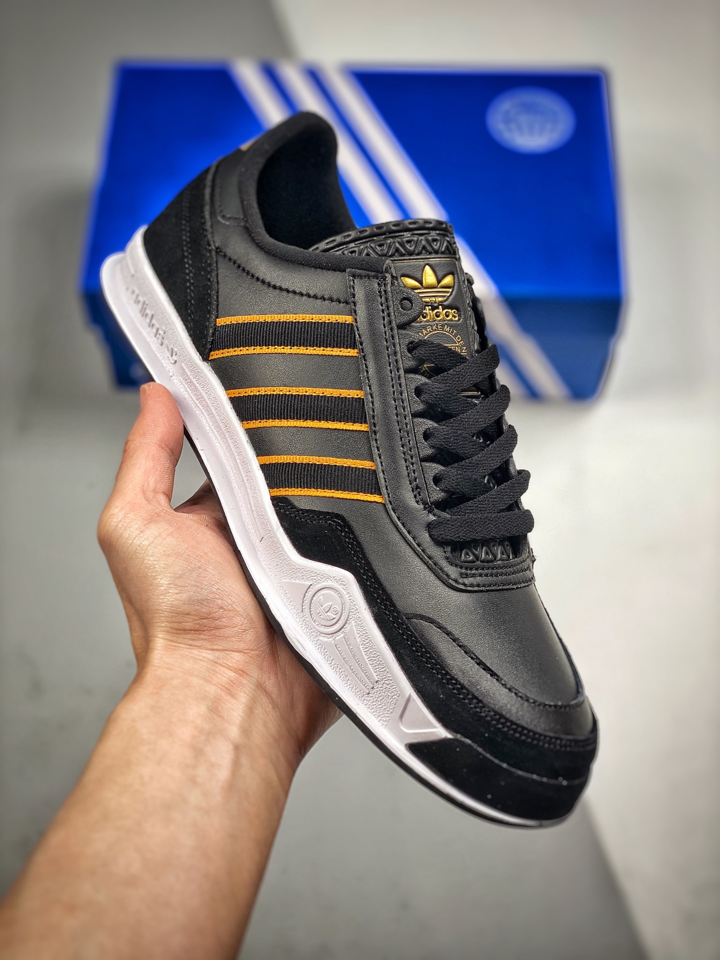 -2 Adidas CT86 negro y amarillo zapatillas de skate casuales de caña baja versátiles y modernas. Basadas en la forma de…