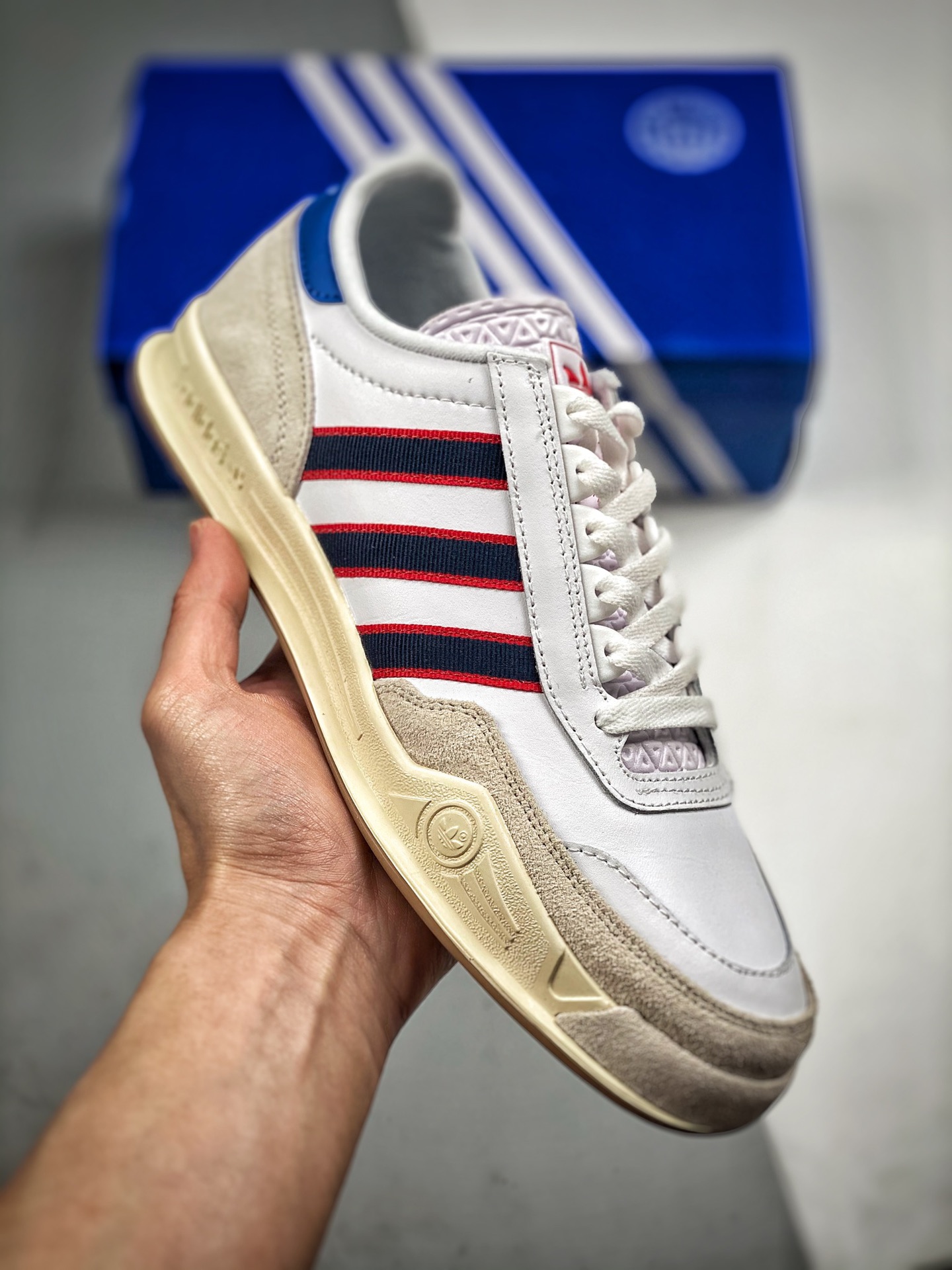 -2 Adidas CT86 rojo y blanco zapatillas de skate casuales de caña baja versátiles y modernas. Basadas en la forma de za…