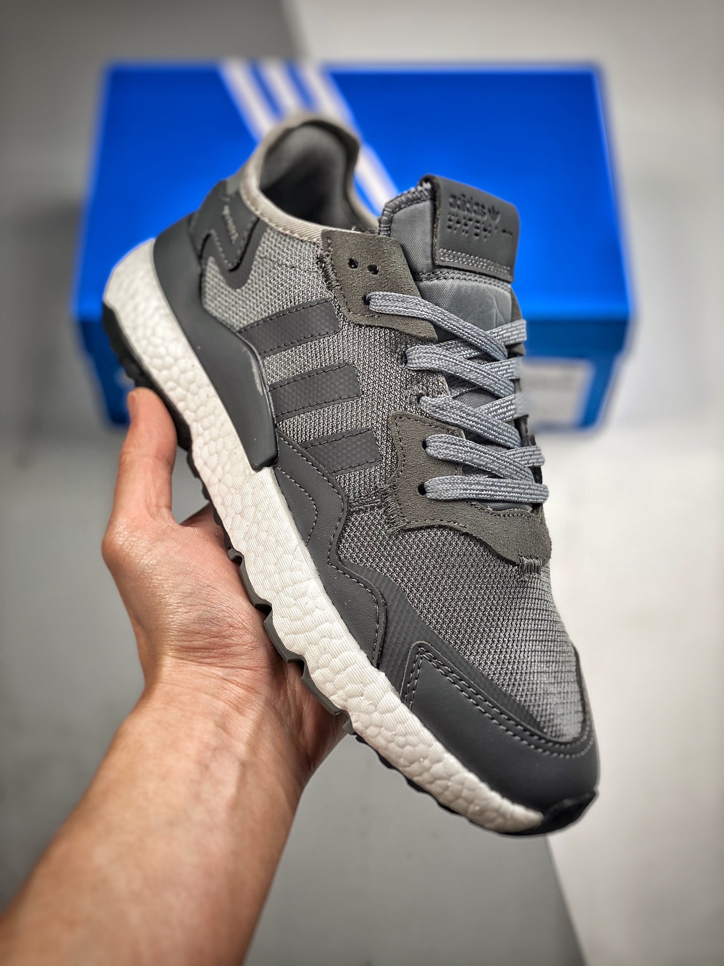 -2 Adidas/Adidas Nite Jogger Trébol Corredor nocturno Zapatillas de running retro Material original de fábrica Suela or…