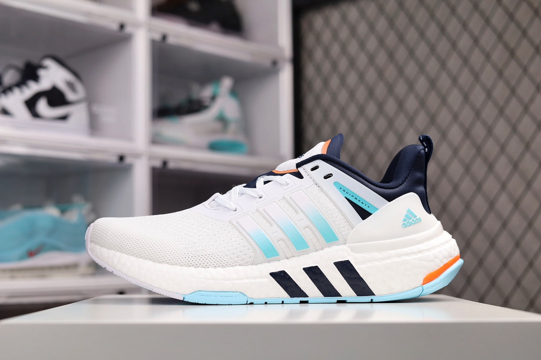 H0 Ad EQUIPMENT 白蓝阿迪2021年新款缓震透气爆米花休闲跑鞋 adidas EQT系列，旨在为满足跑步者需要而生。如今，它搭载了Boost科技，含舒适鞋面和别致三条纹饰面×997YF