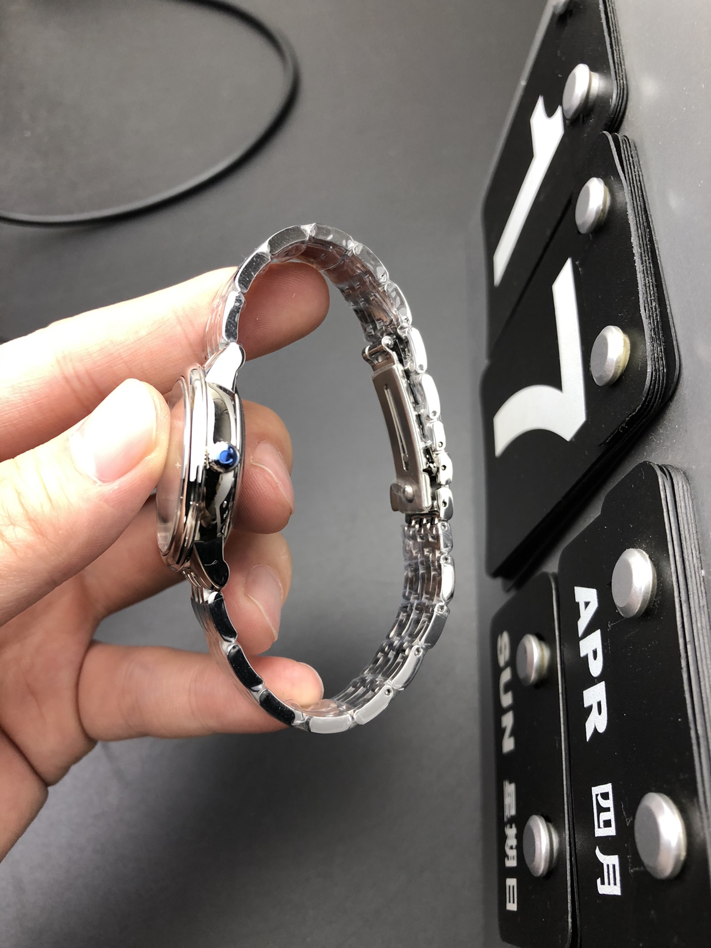 Omega MKS 贝母女蝶飞