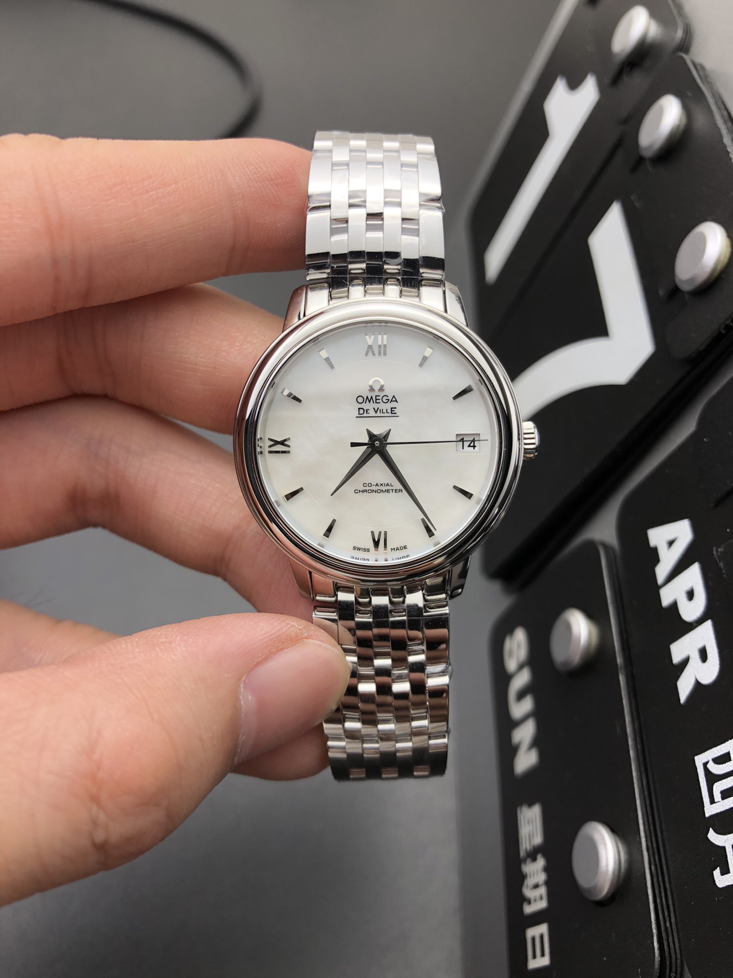 Omega MKS 贝母女蝶飞