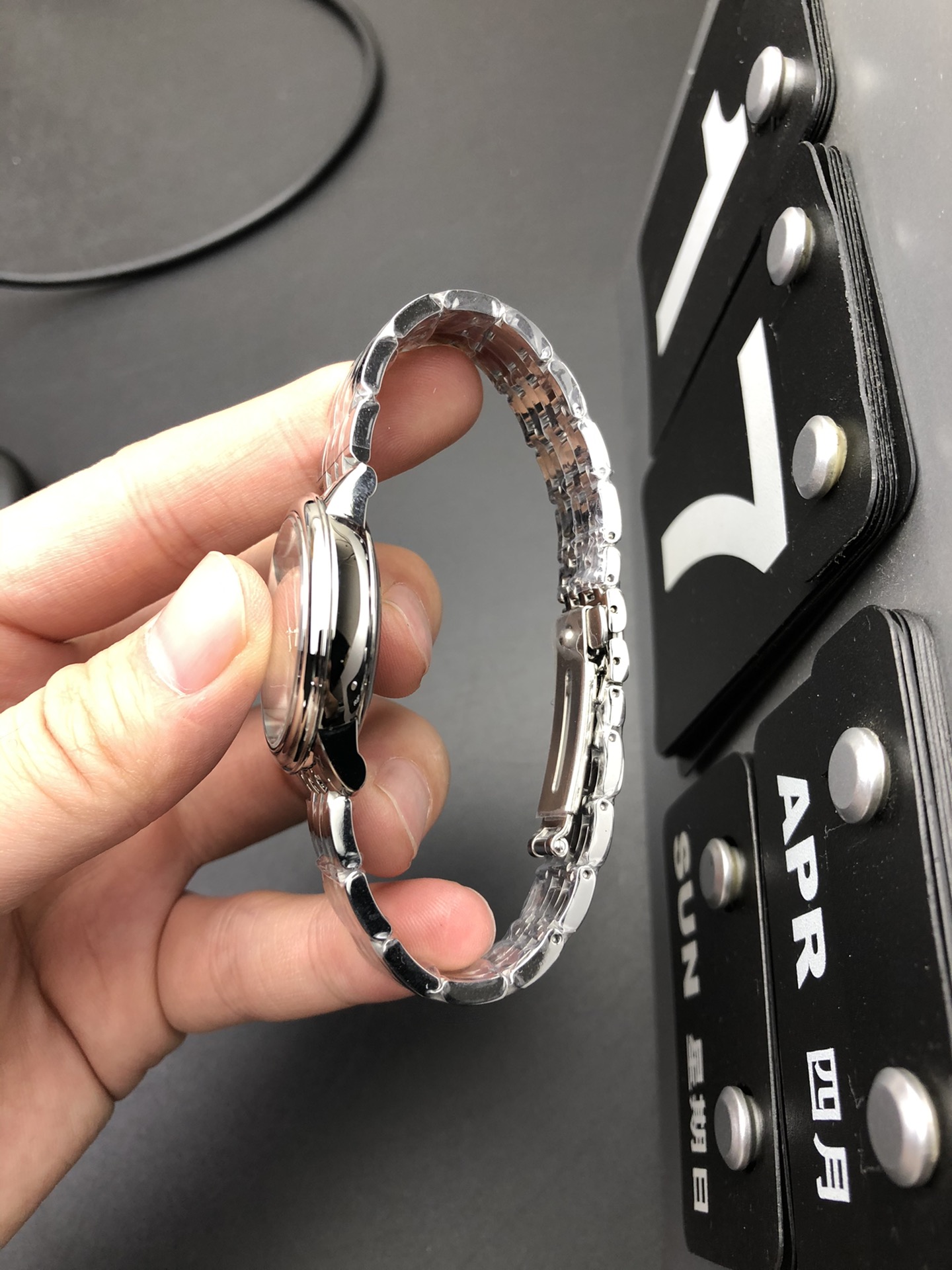 Omega MKS 贝母女蝶飞