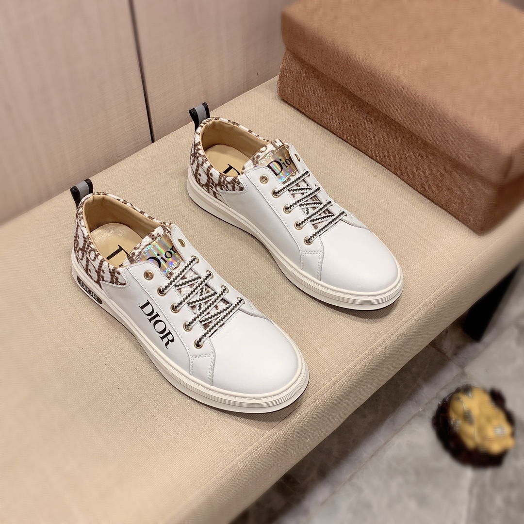 I0     原版1:1 迪奥* 官网•同款高•版本最新•爆款休闲鞋，专柜1:1。顶端品牌 奢侈～代购，顶级～质量。专柜同卖产品[强]鞋面選用进口透气牛皮搭配布面料材质➕透气羊皮内里•精细做工。原版个性时尚柔软橡膠耐磨防滑大底，上脚轻巧舒适，实物拍摄🎬實物更好看，2291广州码: 38-44。2️⃣色可选