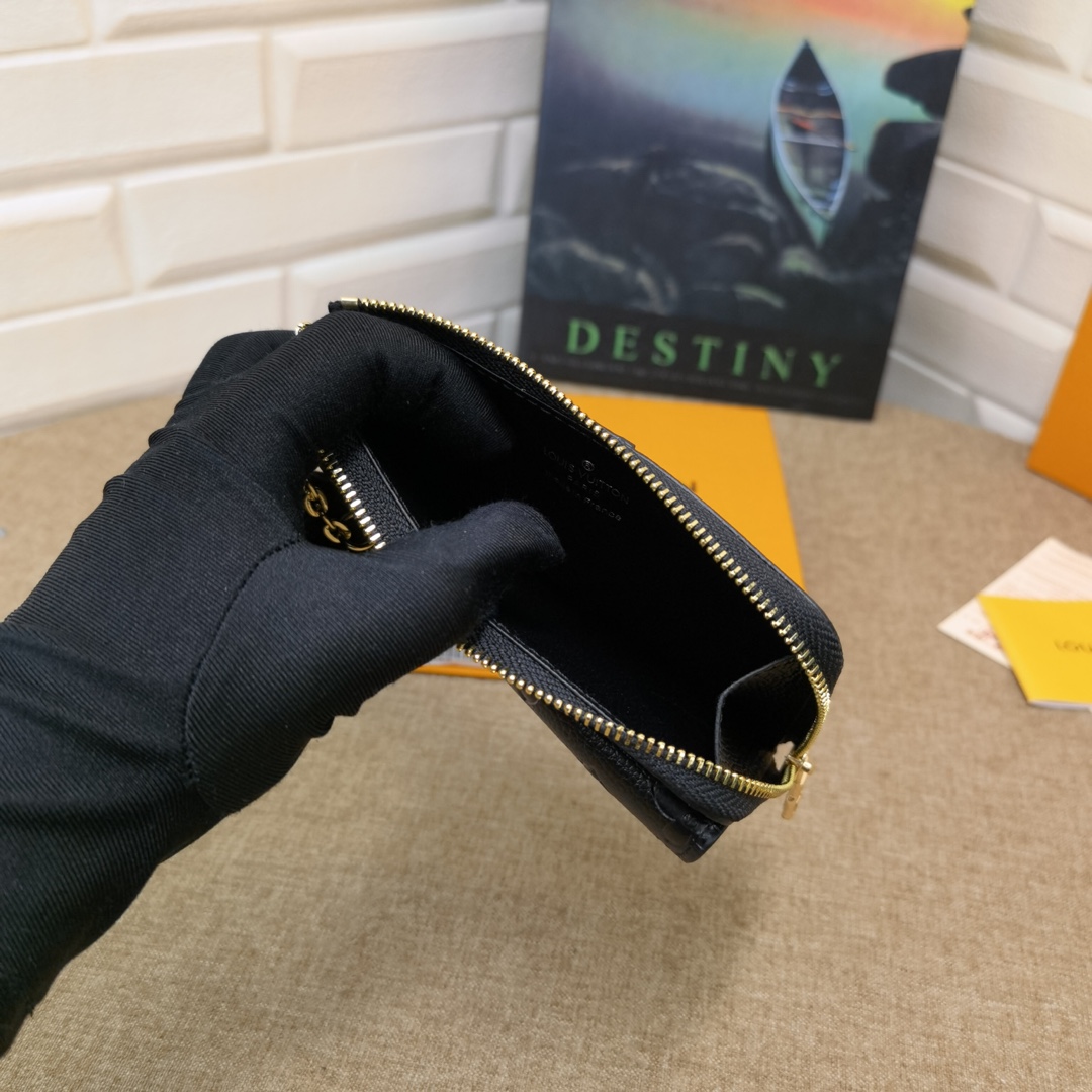 Leather card holder with accessories