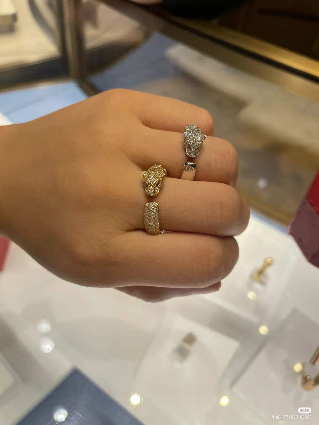 Cartier 又是一款超 的戒指 全钻的豹子