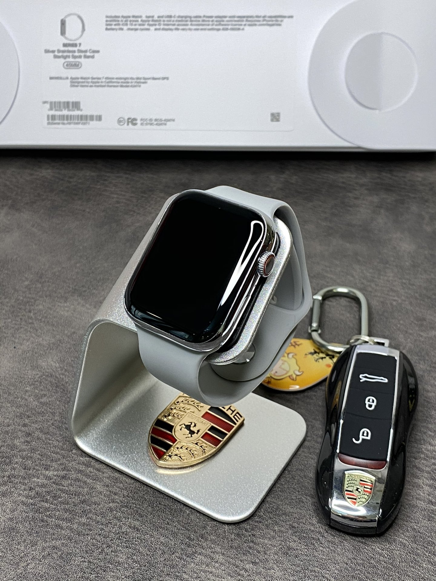 推手价💰170 档口利润自加
Apple Watch Series 7 苹果7代手表
市面主流顶配版 认准ln终端出品
手表外观包装1:1正品 底部序列号官网可查
实物拍摄 文案介绍的功能都有 拒绝文案侠
带NFC 功能 可刷手表开门 非常方便
带离线支付功能 手机不在身上也可以付款
外观1:1复刻原装 铝45mm铝合金外壳
独家全面屏版本 1.78高清显示屏 黑边非常小
支持24个国家语言 可以出口国外市场
微信消息有提醒 手表上可查看文字内容
绑定手机可以打电话 听歌 测试心率等功能
血压 计时器 运动测试各种功能它基本都有
配件清单 手表-说明书-无线充+专柜小票
售后保修90天 手表屏幕膜不撕 外观不磨损可退换