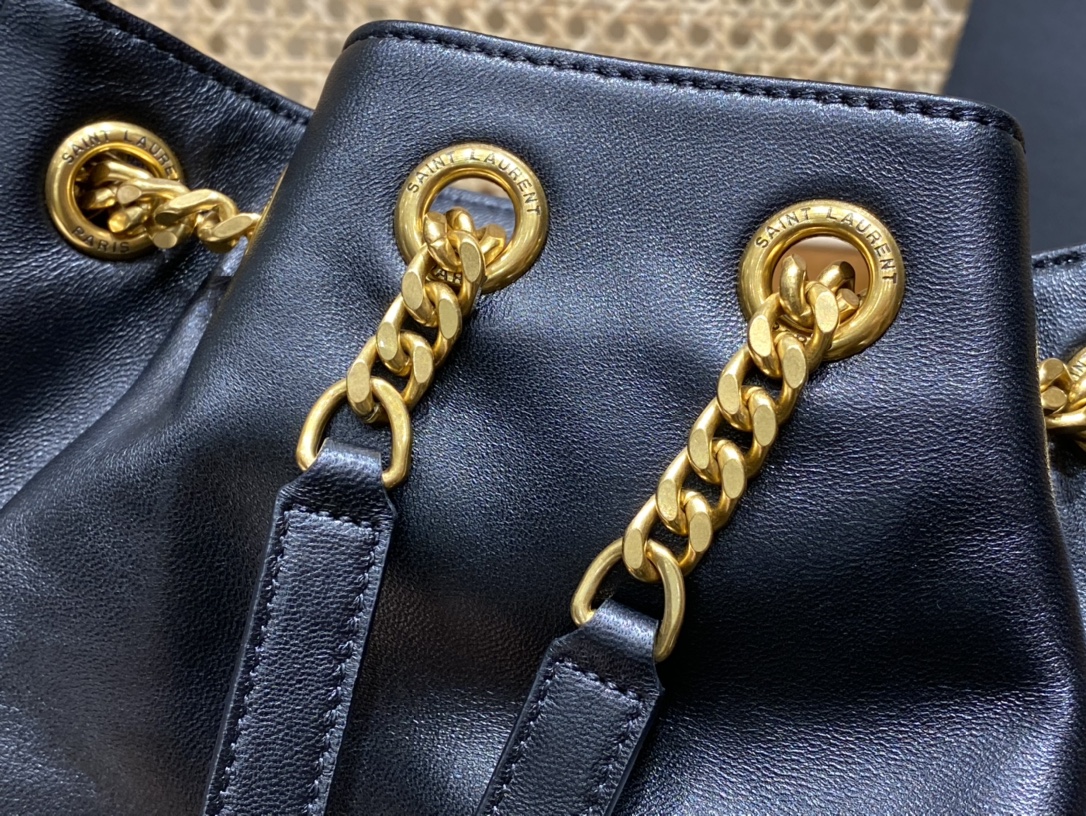 Saint laurent Ysl 𝑱𝒂𝒎𝒊𝒆 专柜最新款双肩背包 684783