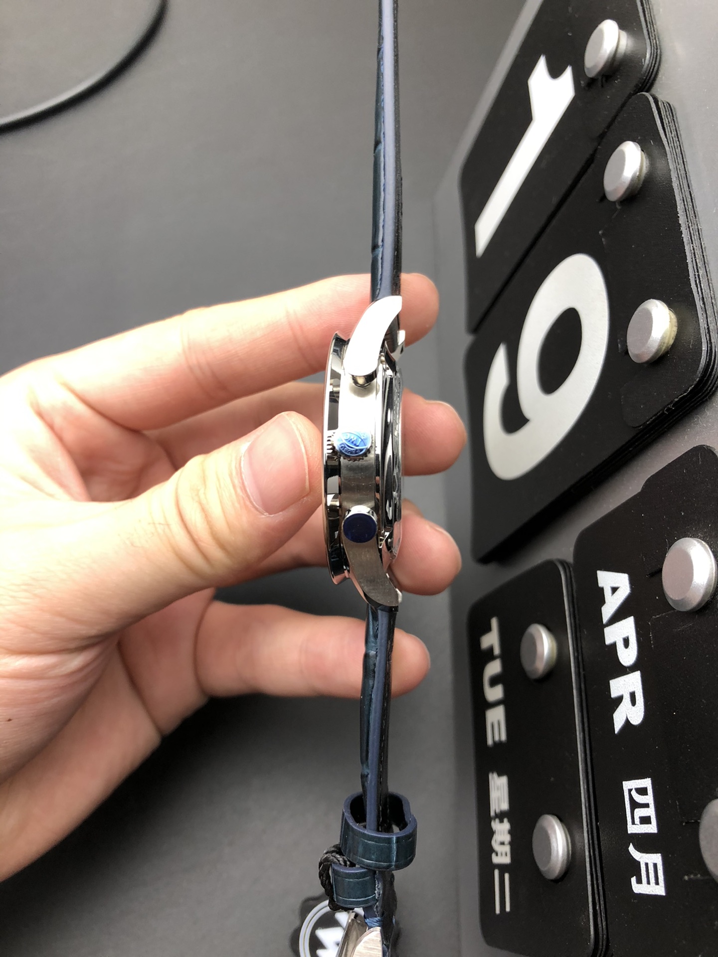 IWC 白面蓝针葡计