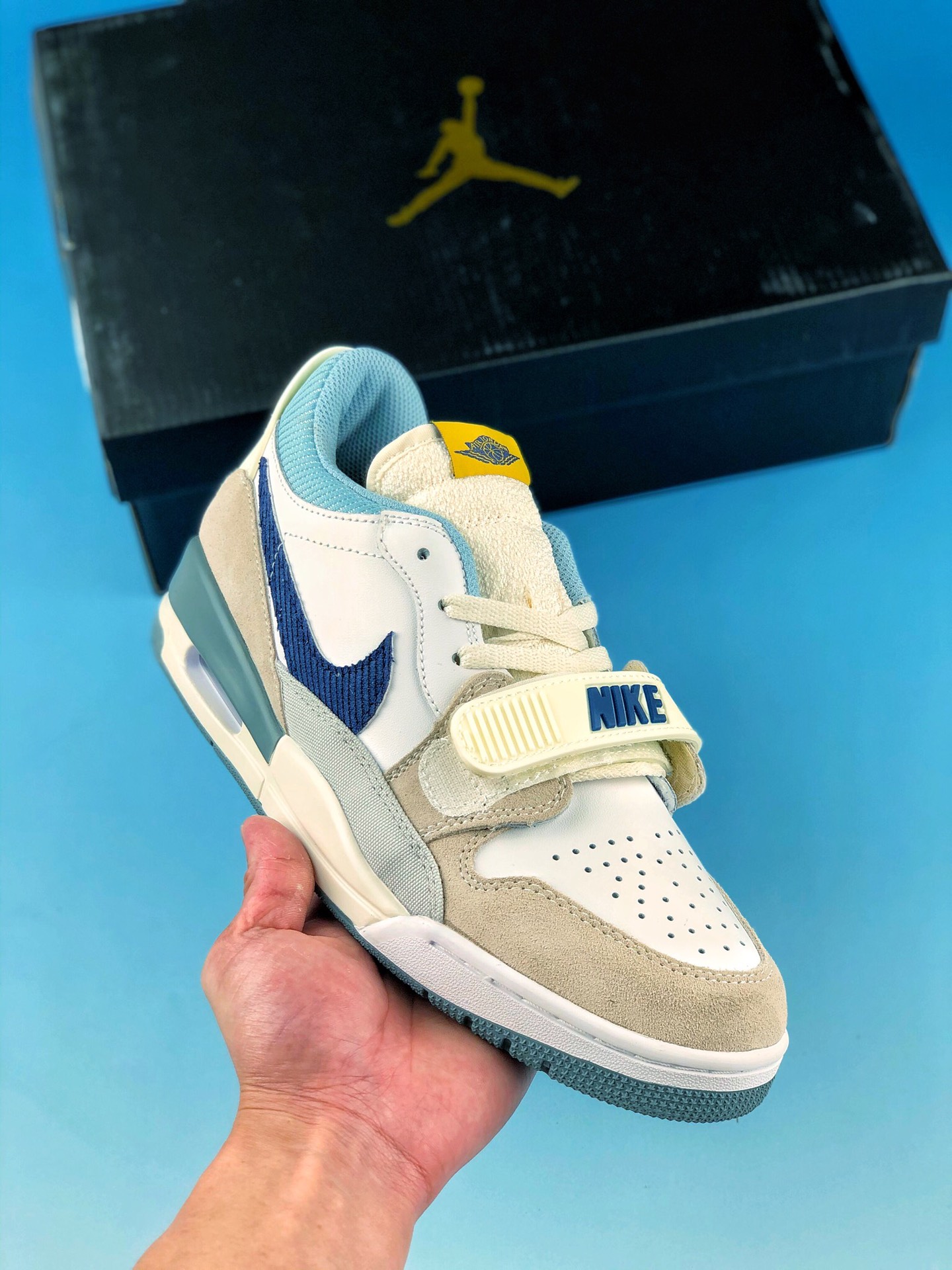 本地自取 支持放店
Air Jordan  Legacy 三合一312 