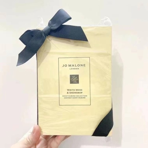 Jo Malone Perfume Gift Set, Four-Piece Collection with White Moss & Snowdrop 1 Jo Malone Perfume Gift Set, Four-Piece Collection with White Moss & Snowdrop