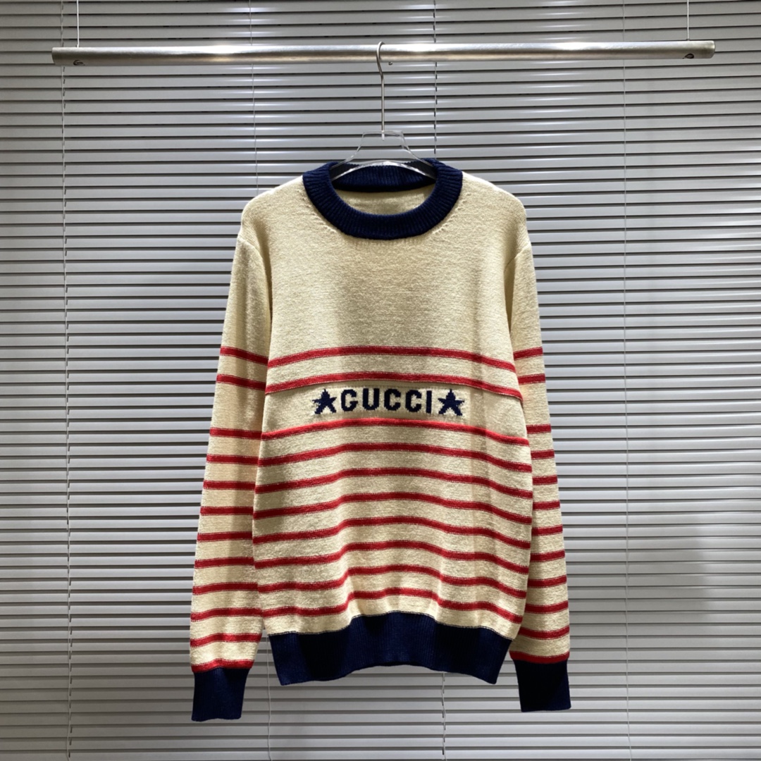 Suéter de cuello redondo de punto jacquard con logo y estrellas en rayas de contraste de Gucci, color: albaricoque, tal…
