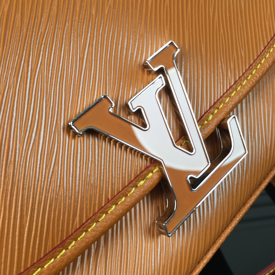 M59386棕色顶级原单本款Buci手袋取材标志性Epi皮革以光滑皮革勾勒包角和衬料成就经典柔和轮廓树脂