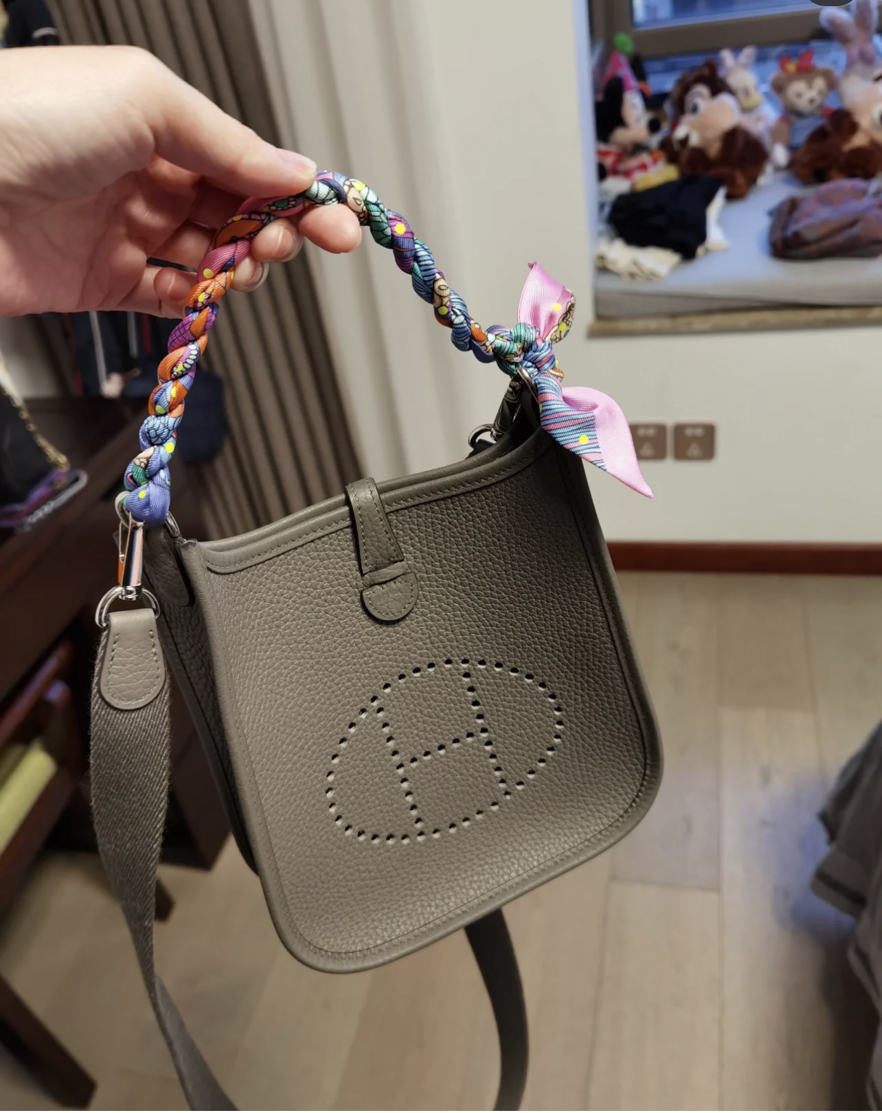 Evelyne 17cm 伊芙琳 gris estaño TC piel hilo encerado a mano en stock múltiples formas de llevarlo / siéntete libre de tra…