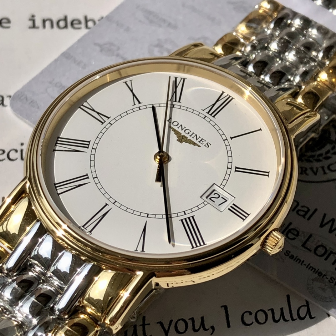 批💰700配盒
好货来啦！Original 浪琴LONGINES瑰丽系列男式石英腕表，尺寸~40mm，经典不败的浪琴系列-休闲时尚石英腕表，体现了以飞翼沙漏标志而闻名于世的浪琴品牌最古老的制造美学，圆润皎洁的明月令人心驰神往，采用原装瑞士进口ETA64111专用机芯，走时精准，抗磨损蓝宝石镜面，三折式安全表扣和按压式开启装置，原厂大配件立显腕表精髓，一表一码，配全套专柜包装。